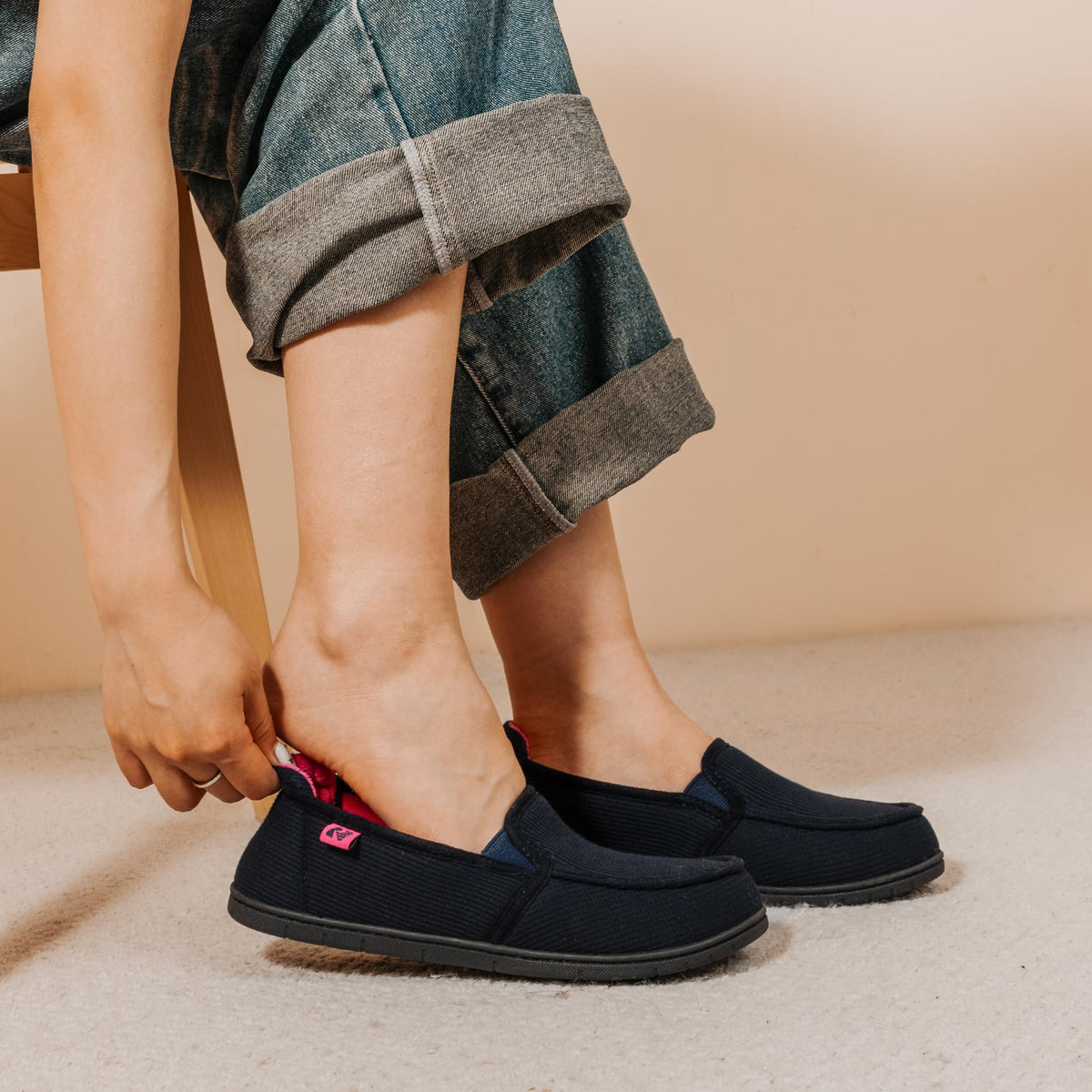 Women's Two Tone Hoodback Slipper with Removable Insole