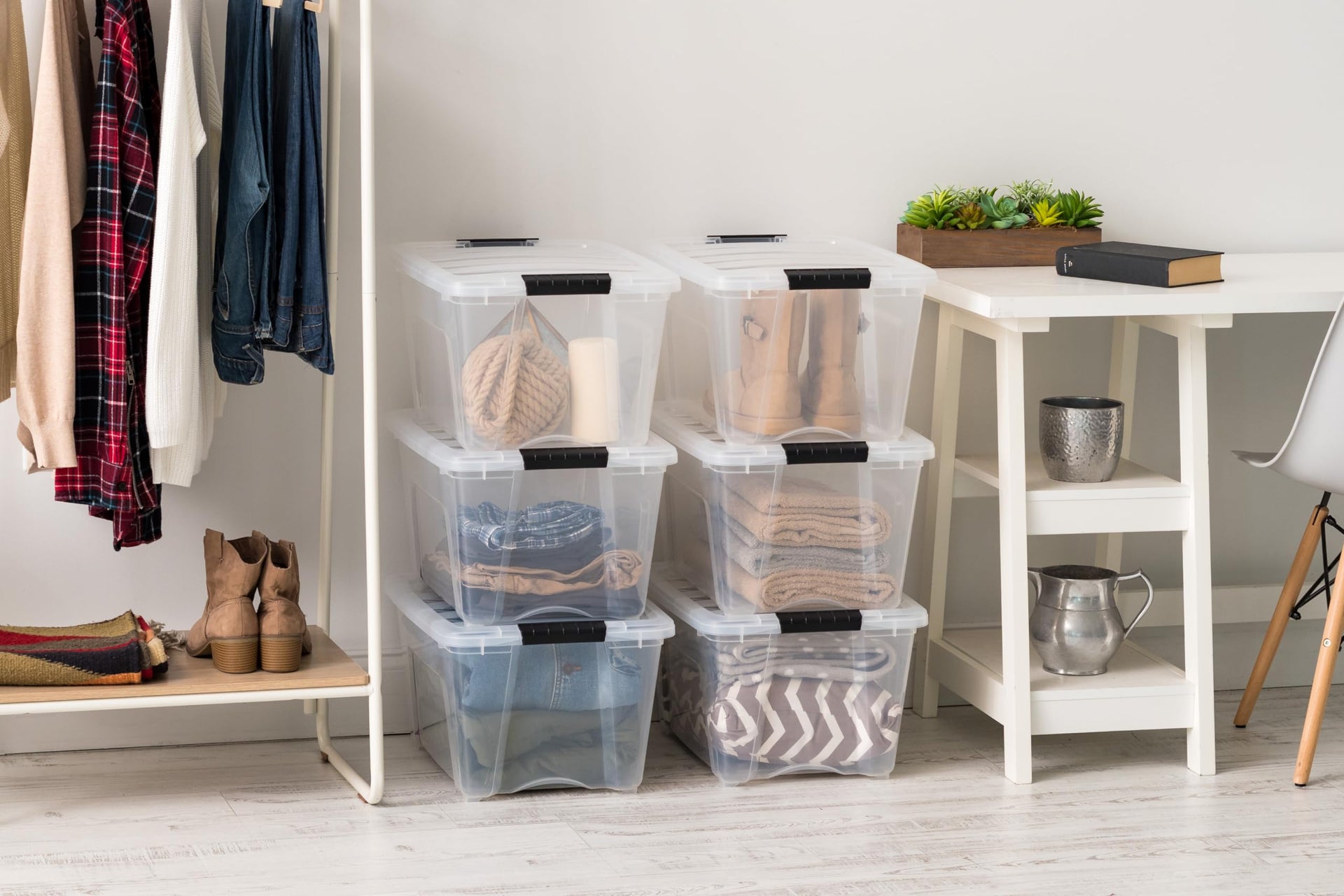 6 Pack 32 Quart Storage Bins with Lids (6 Count)