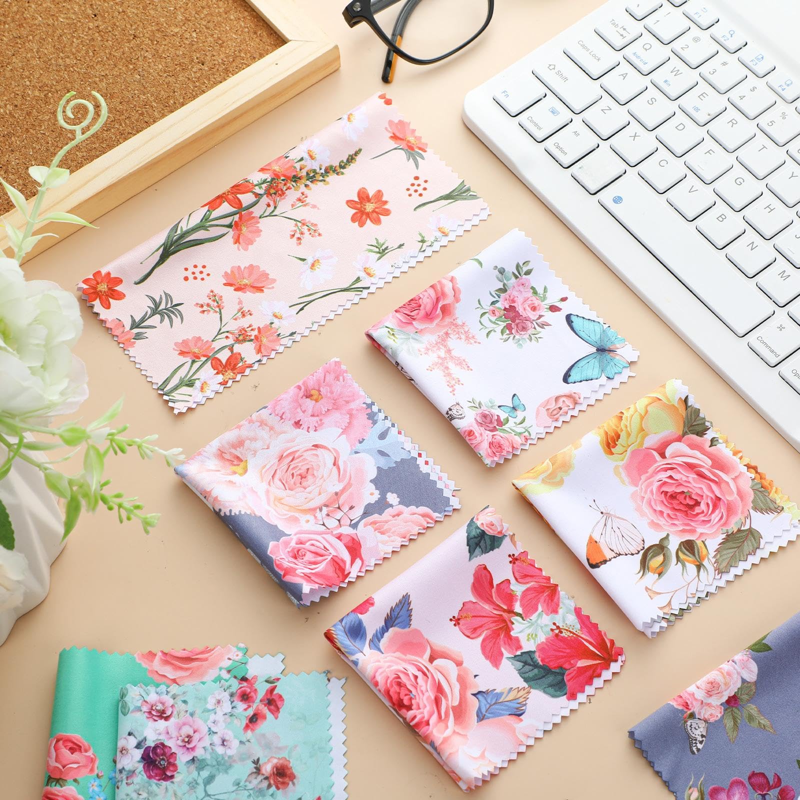 20 Pcs Microfiber Cleaning Cloth Elegant Flower Design Microfiber Cloth Soft Multicolor Glasses Cleaner for Eyeglasses Camera Lens Cell Phone Screens Glasses