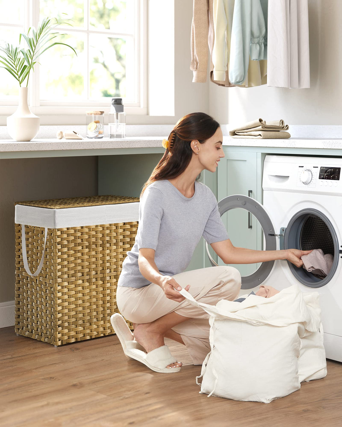 Laundry Hamper with Lid - ModHome Supplies