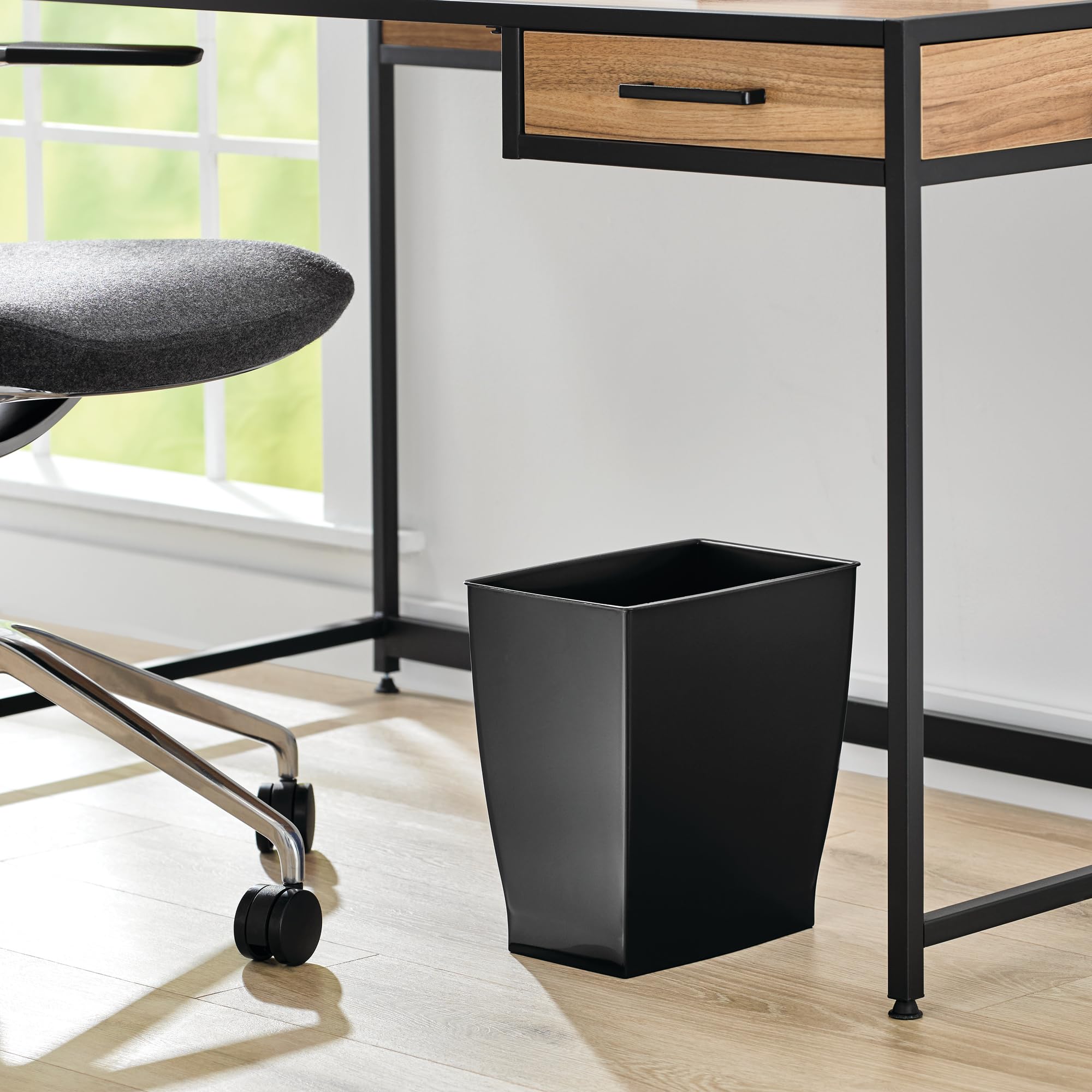 Small Plastic Bathroom Trash Can
