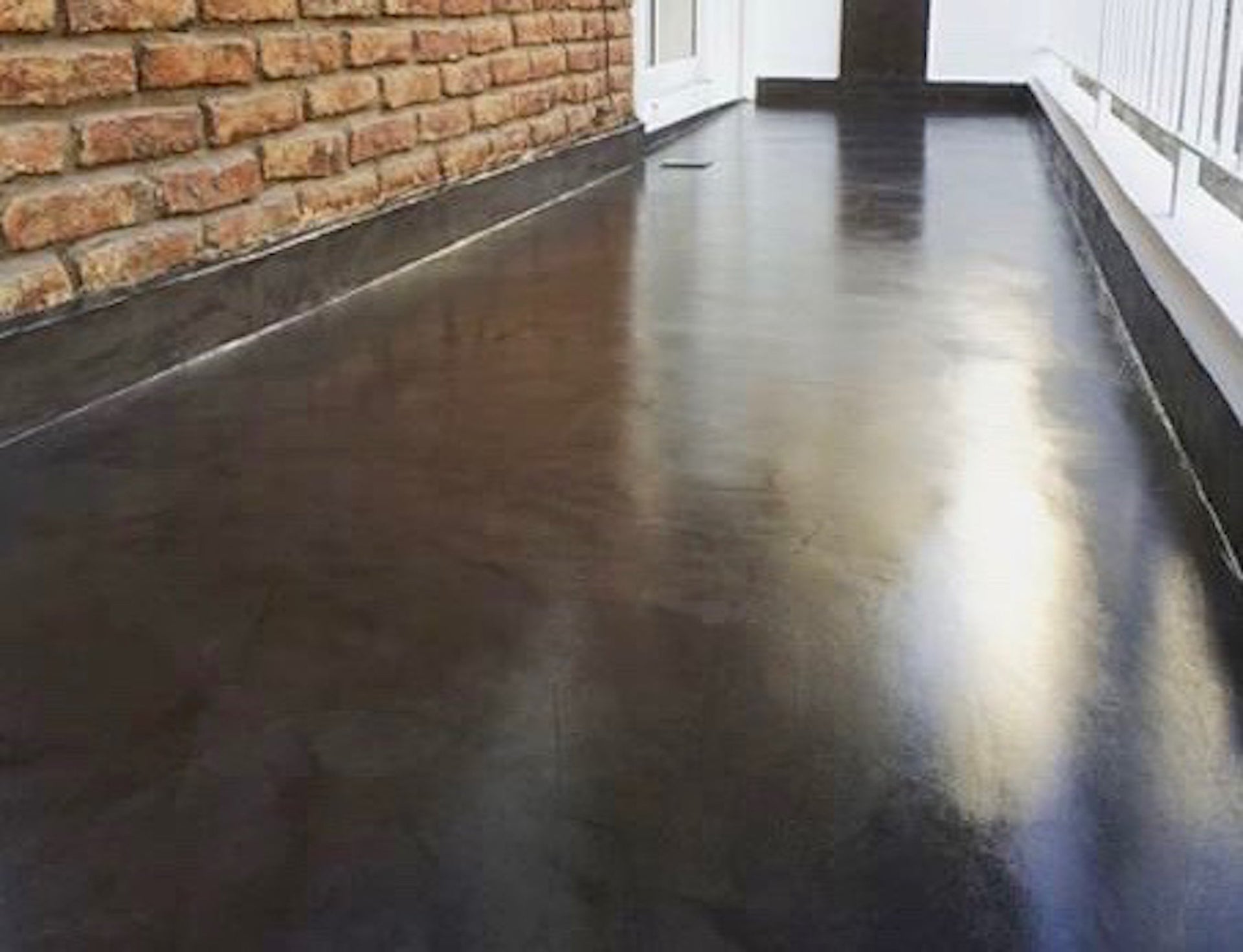 10005 Black Epoxy Resin Coating Made with Beautiful and Vibrant Pigments (1920 Fl Oz)