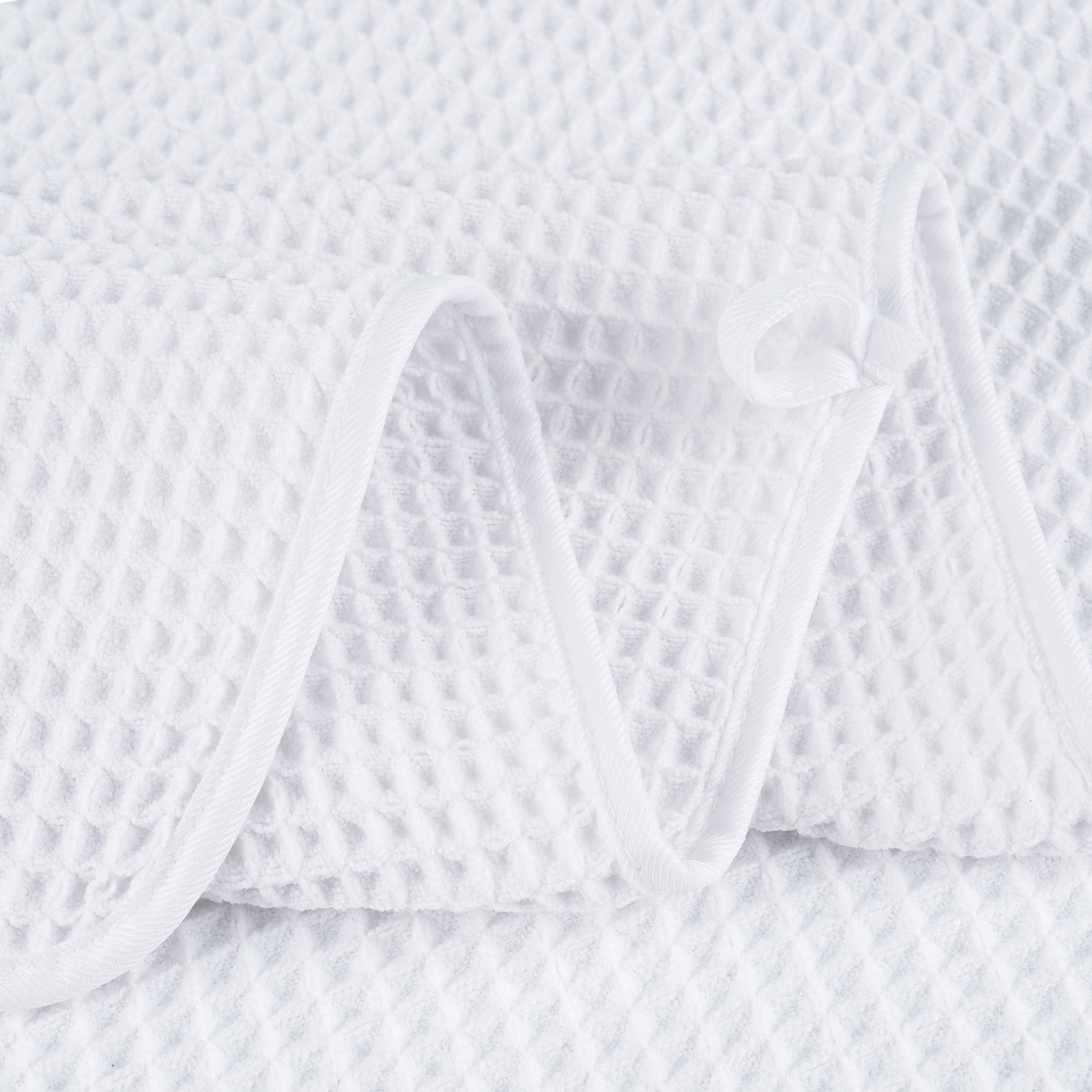 430 GSM Poly Blend Microfiber Quick Dry Waffle Bath Towel (4 Count)