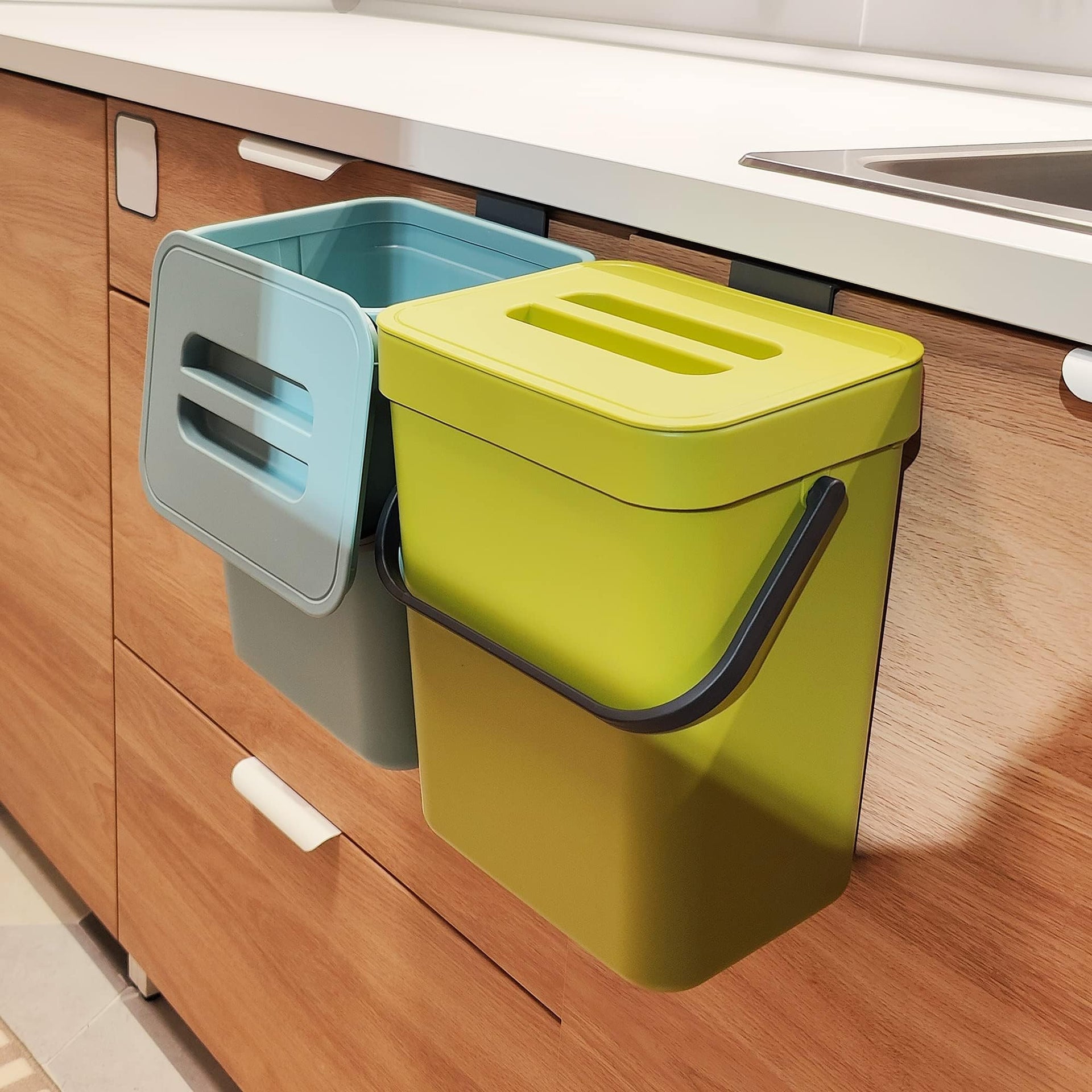 Small Cabinet Door Trash Can with Lid