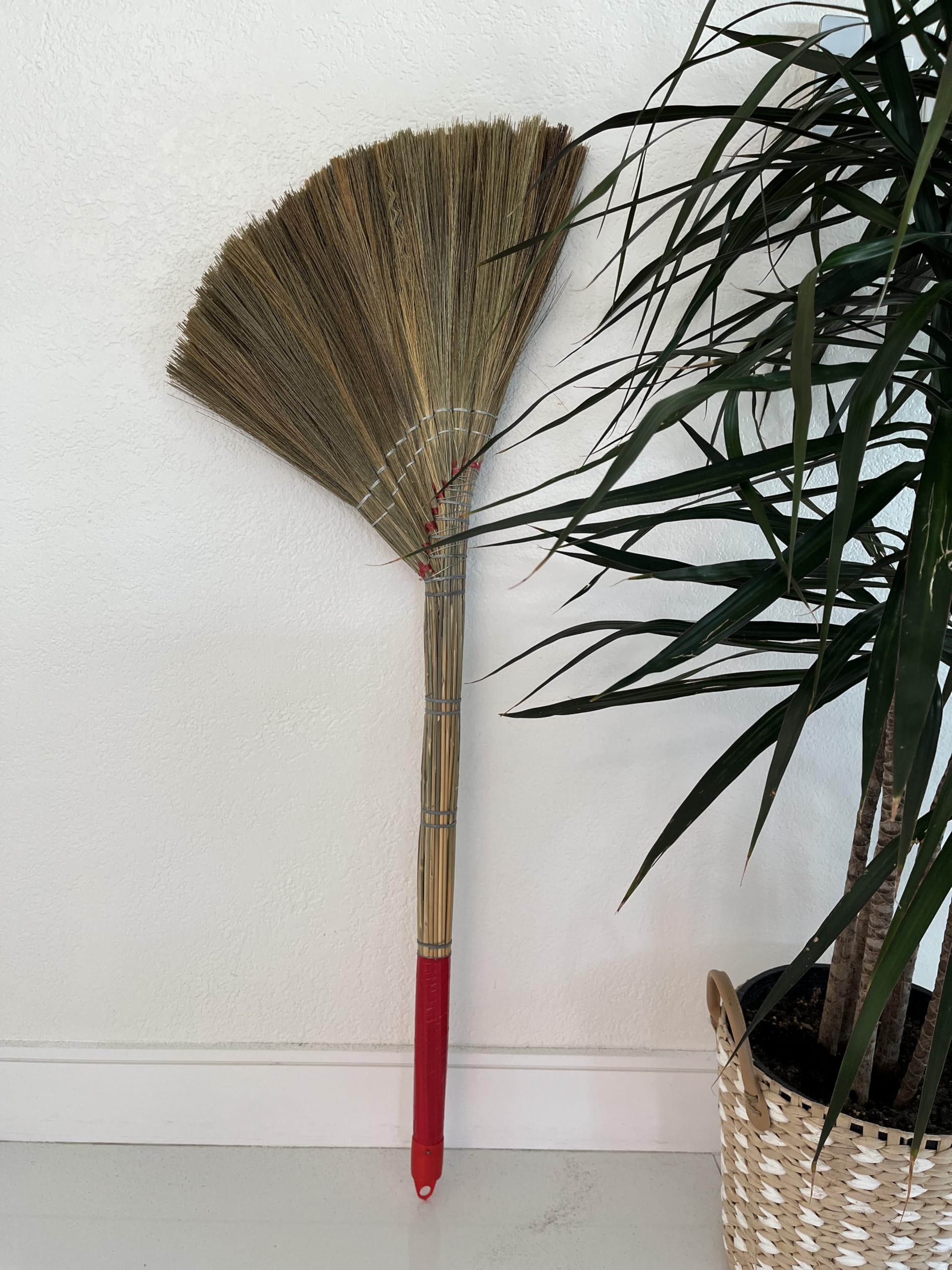 Coco Deluxe Vietnamese Natural Straw Broom