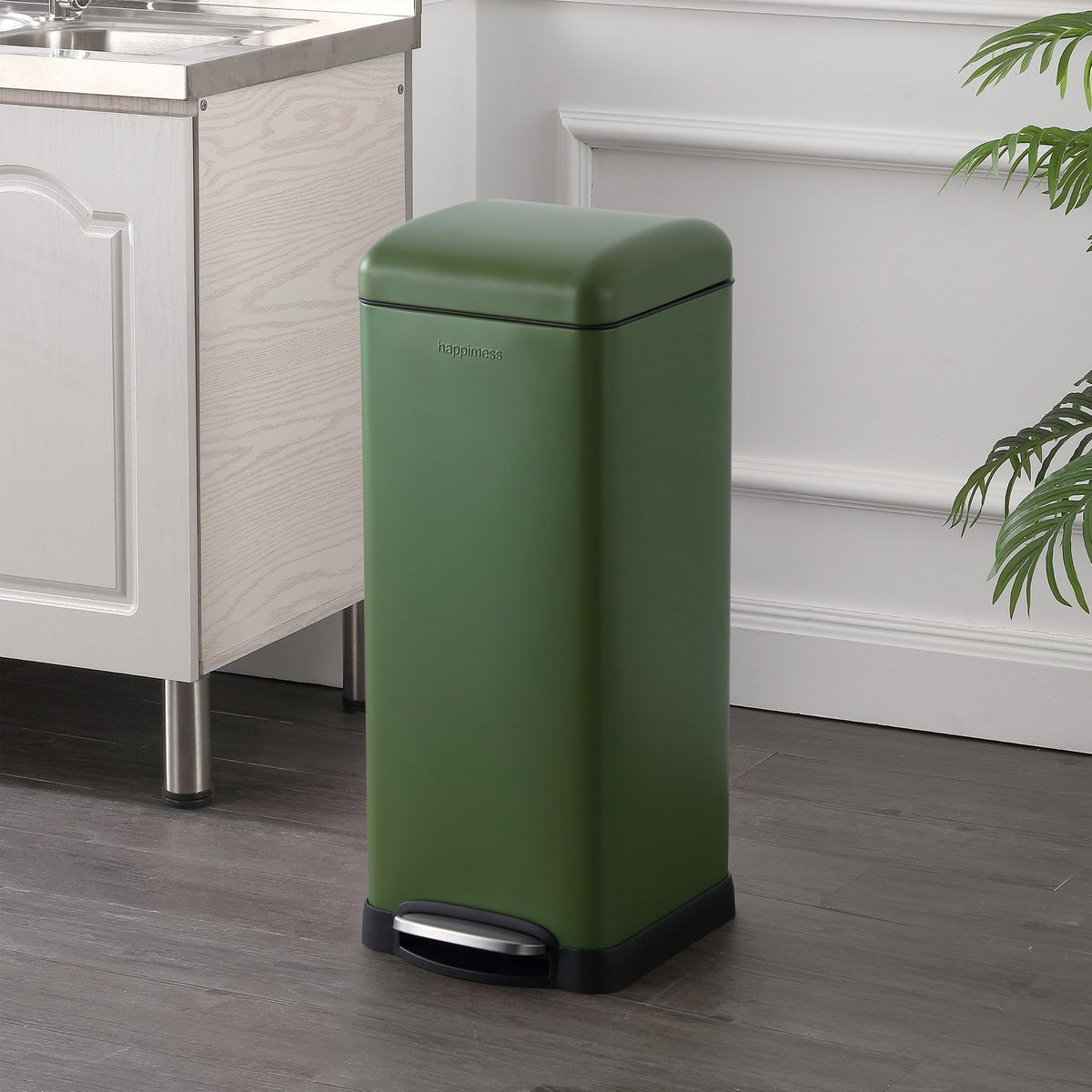 Betty 8 Gal Step Trash Can Soft