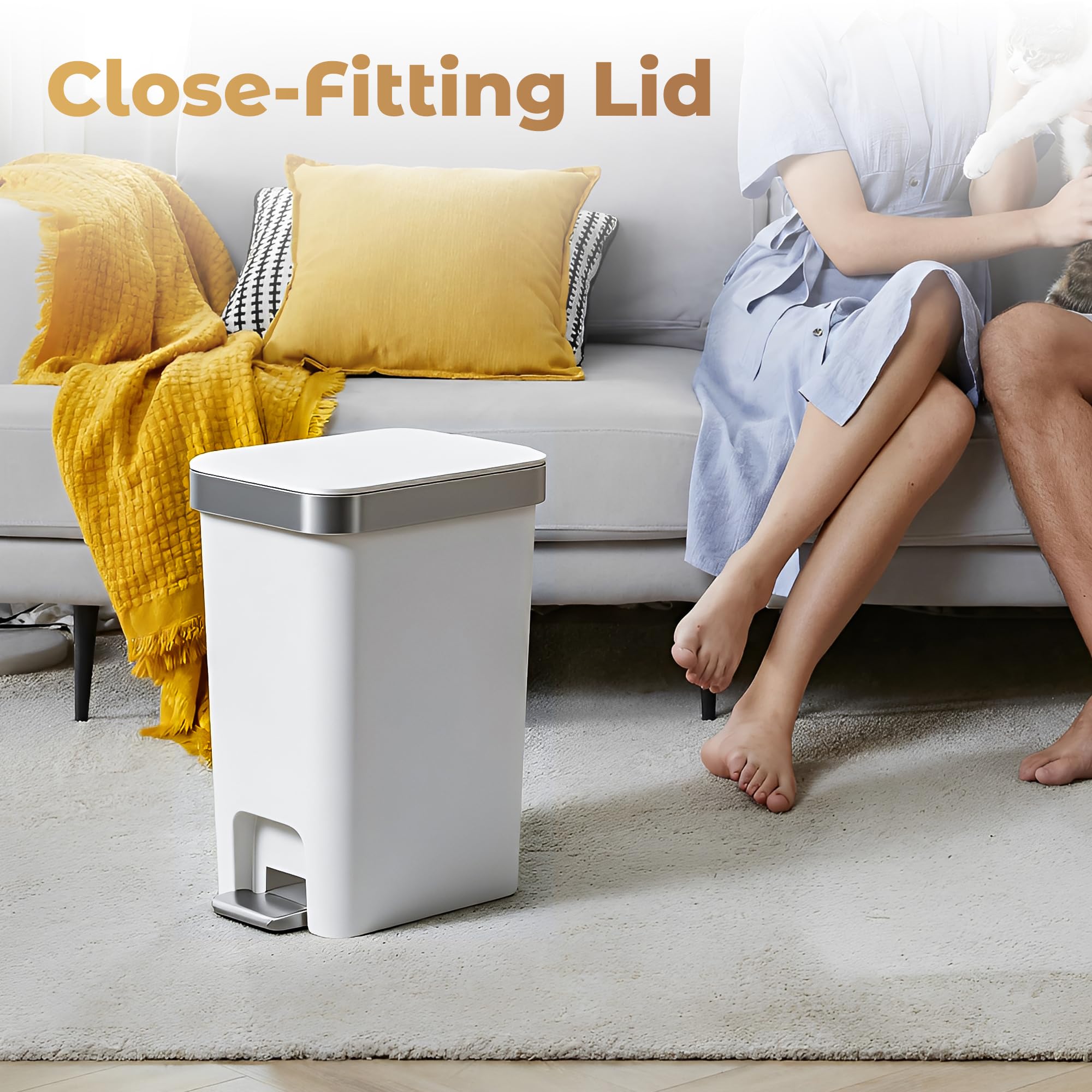 Small Bathroom Trash Can with Lid
