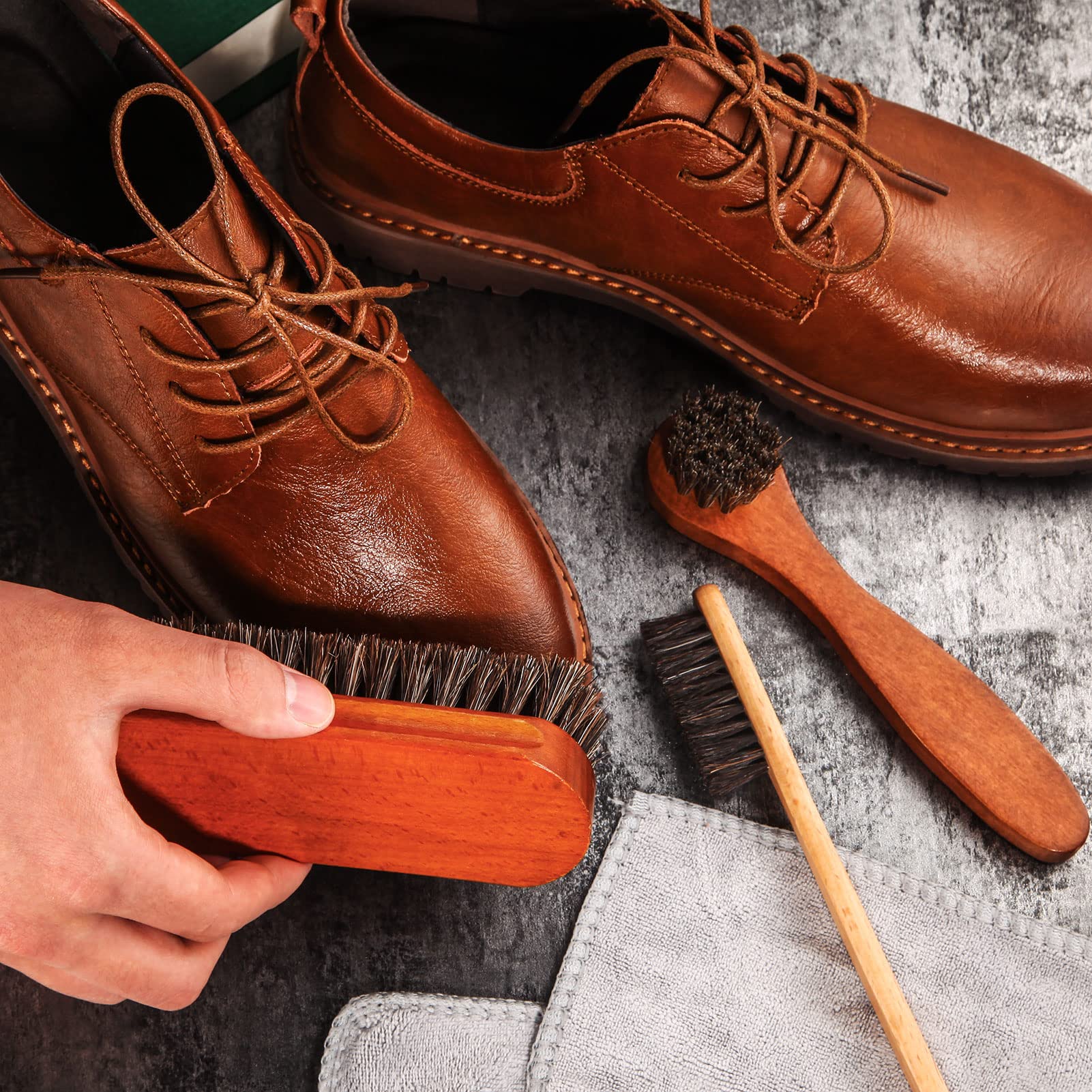 7 Pcs Horsehair Shine Shoes Brush Kit Polish Dauber Applicators Cleaning Leather Shoes Boots Care Brushes Suede Cleaner Brush with Microfiber Shoe Cloth (7.6 Count)