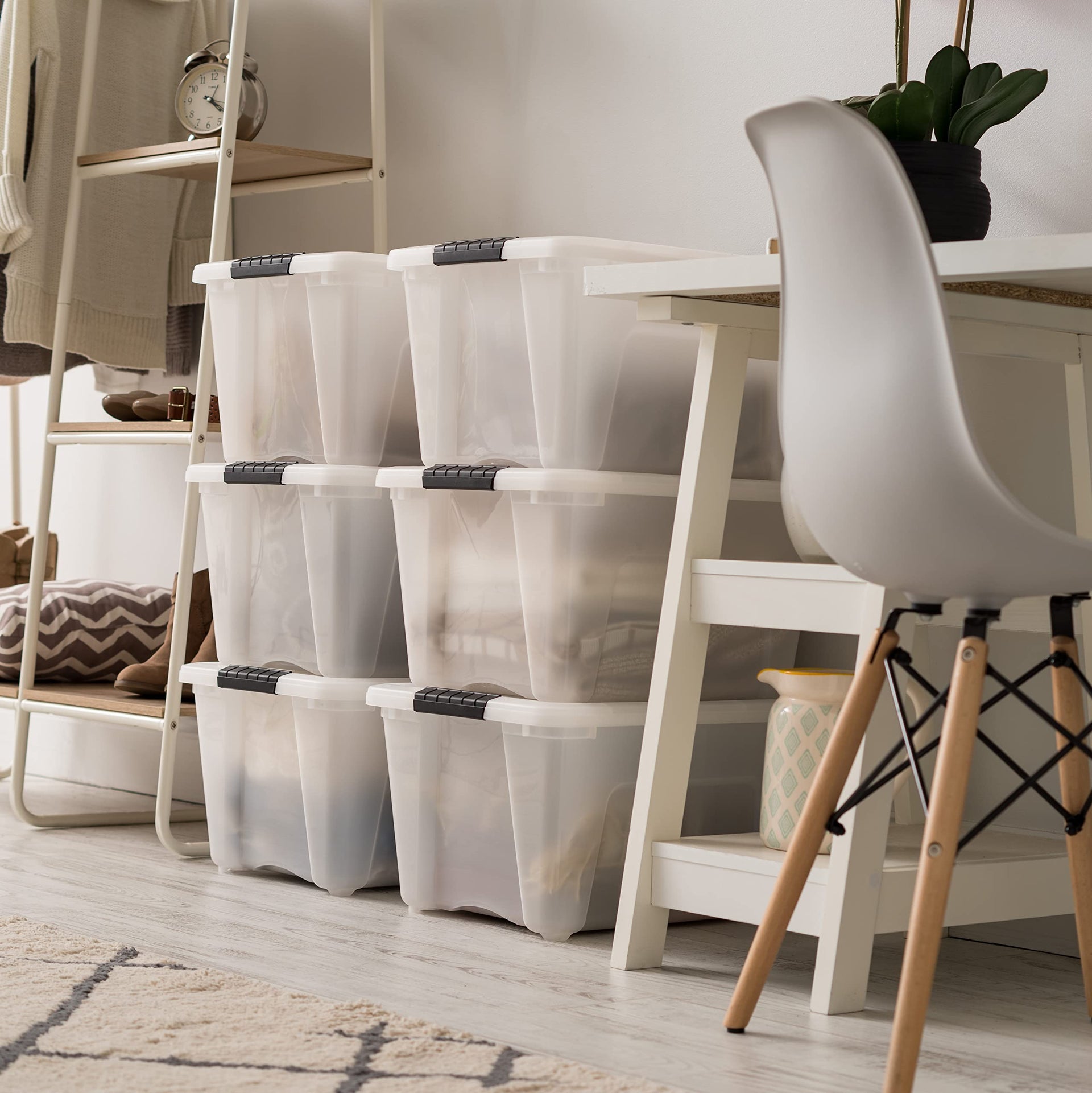6 Pack 32 Quart Storage Bins with Lids (6 Count)