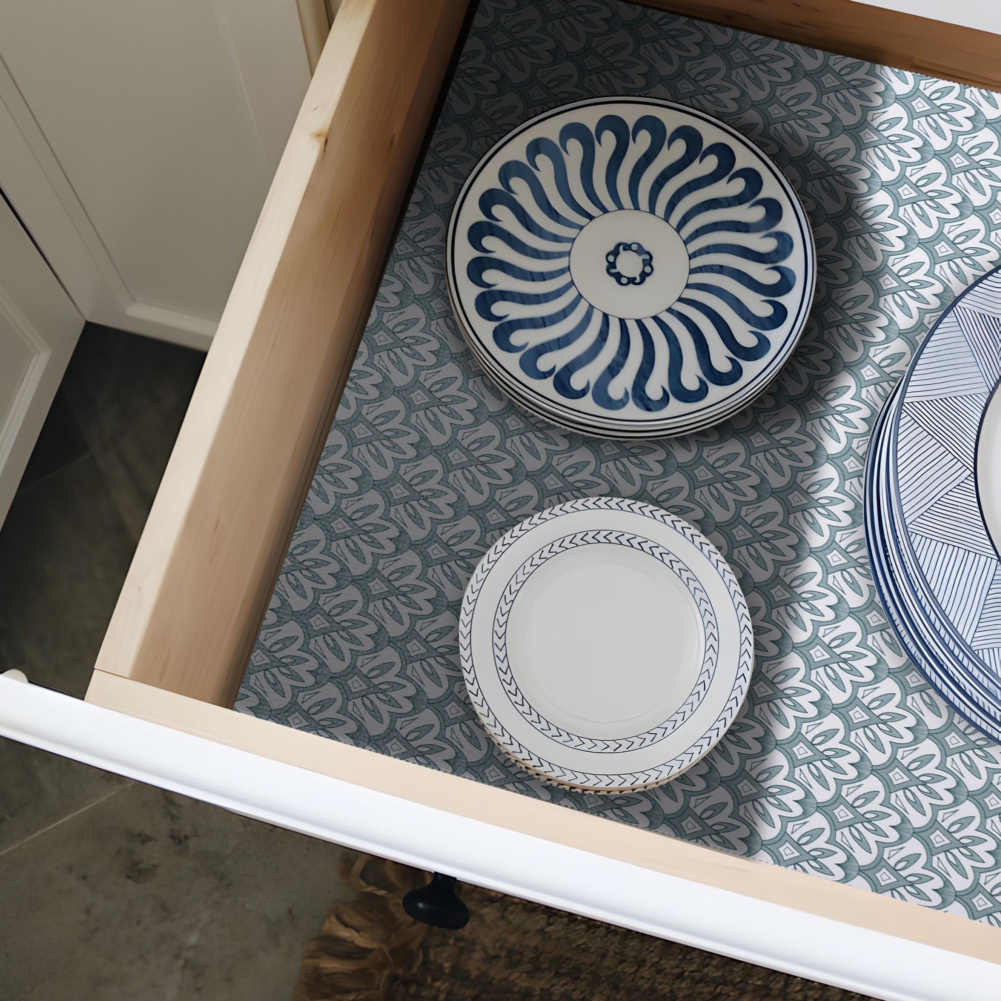 12" W x 120" L Floral Drawer and Shelf Liner for Cabinets (1440 sq in.)