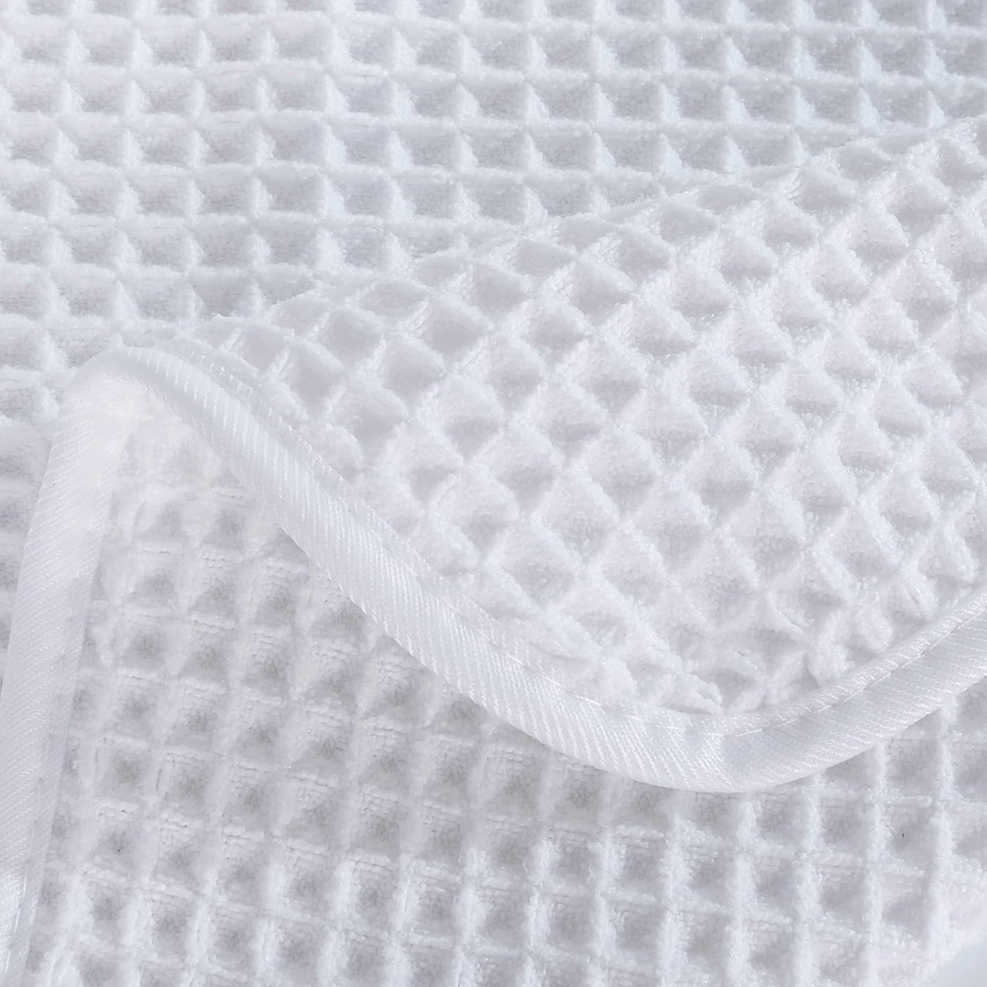 430 GSM Poly Blend Microfiber Quick Dry Waffle Bath Towel (4 Count)