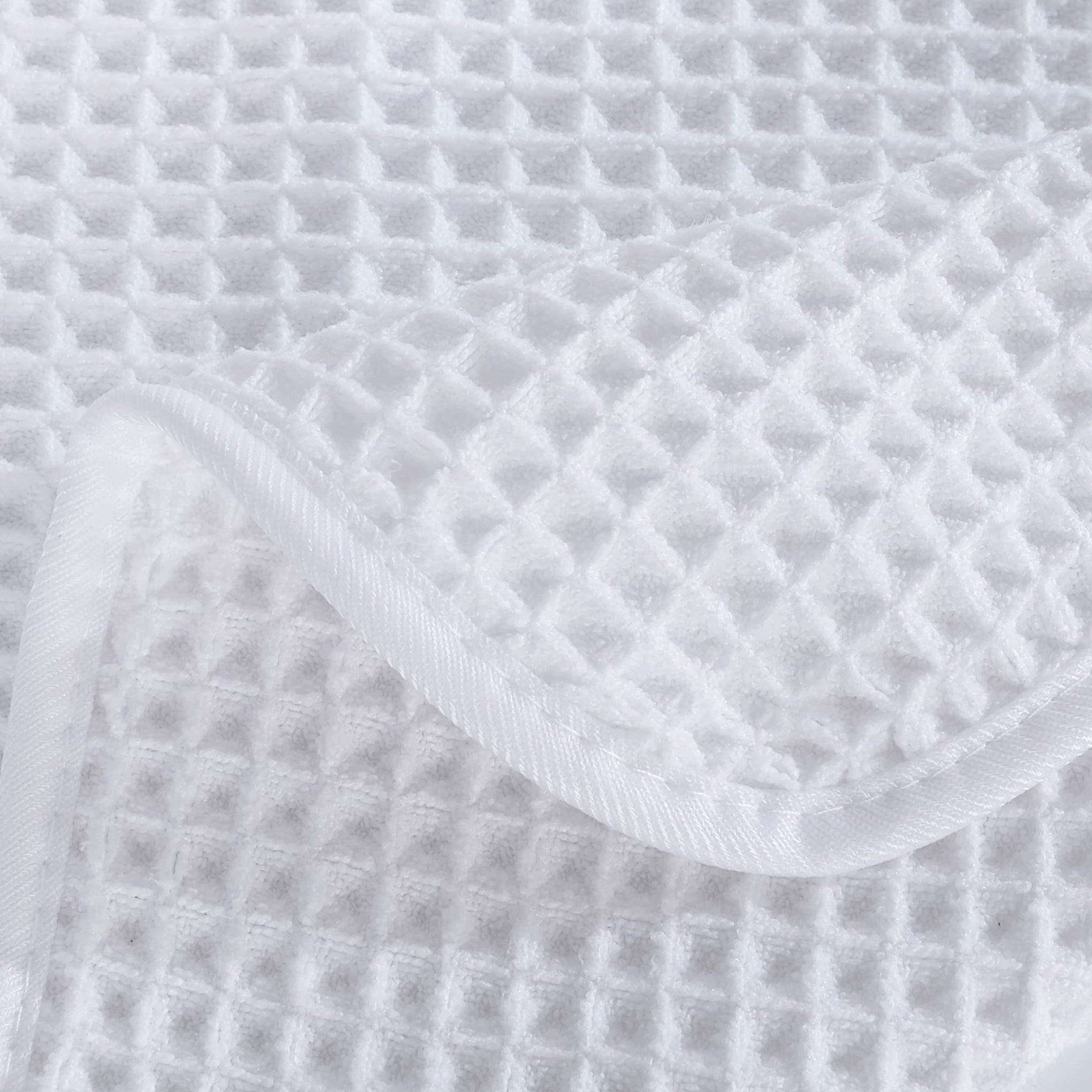 430 GSM Poly Blend Microfiber Quick Dry Waffle Bath Towel (4 Count)
