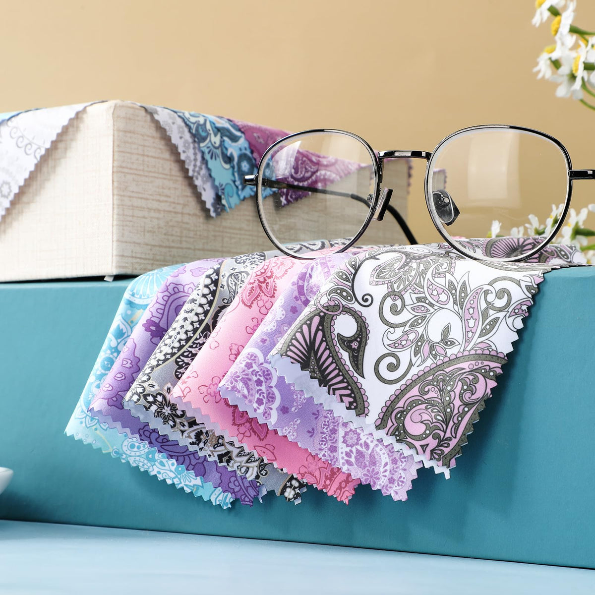 20 Pcs Microfiber Cleaning Cloth Cute Paisley Waves Design Microfiber Soft Multicolor Glasses Cleaner Cloth for Eyeglasses Camera Lens Cell Phone Screens Glasses