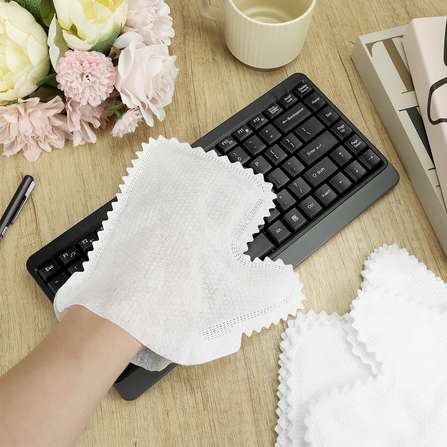 White Microfiber Dusting Gloves (60 Count)