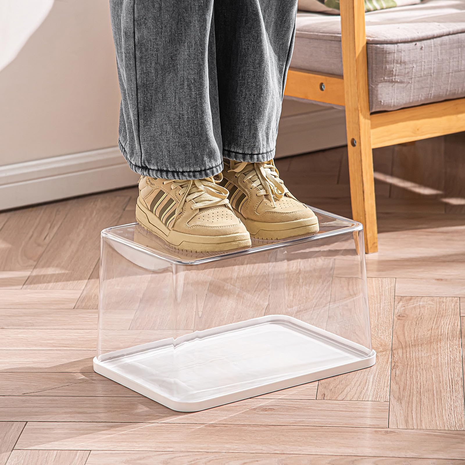 Clear plastic storage bins with LIDS (4 Count)