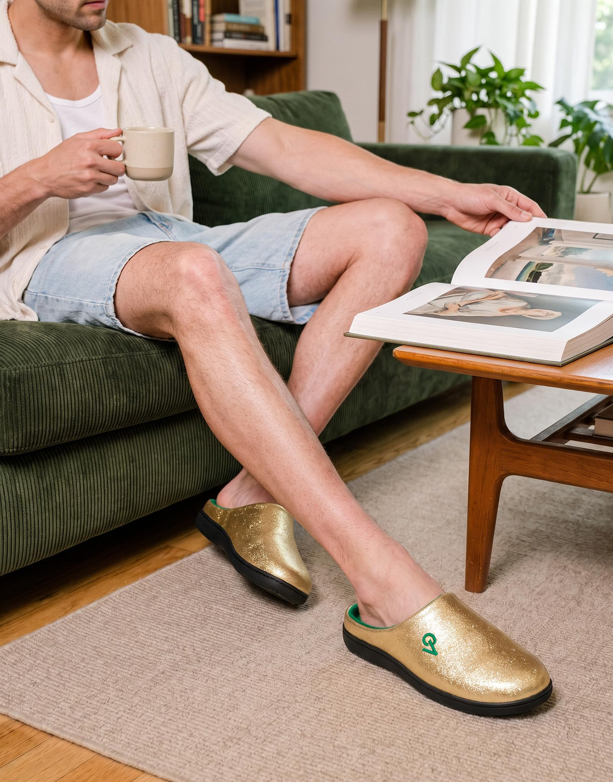 Men's Two Tone Cozy House Slippers Pitch Gold