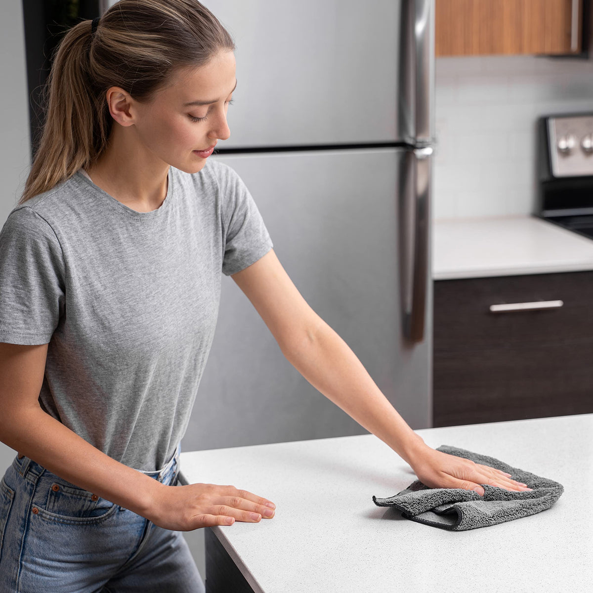 The Amazing Eco Cloth Wipes that Cleans and Makes Shiny Virtually Any Surface with Only Water. No More Paper Towels Or Toxic Chemicals. 4 (4 Count)