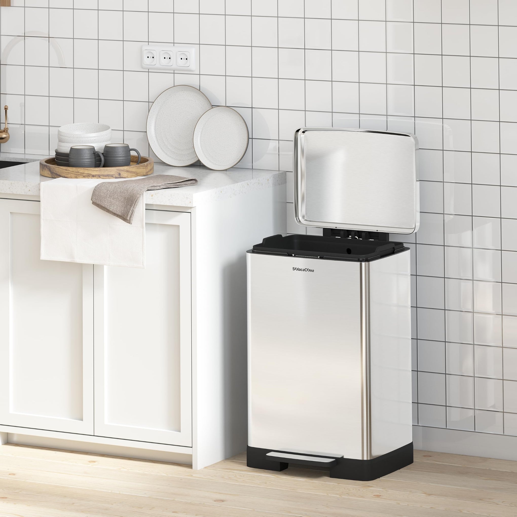 18 Gallon Kitchen Trash Can with Lid