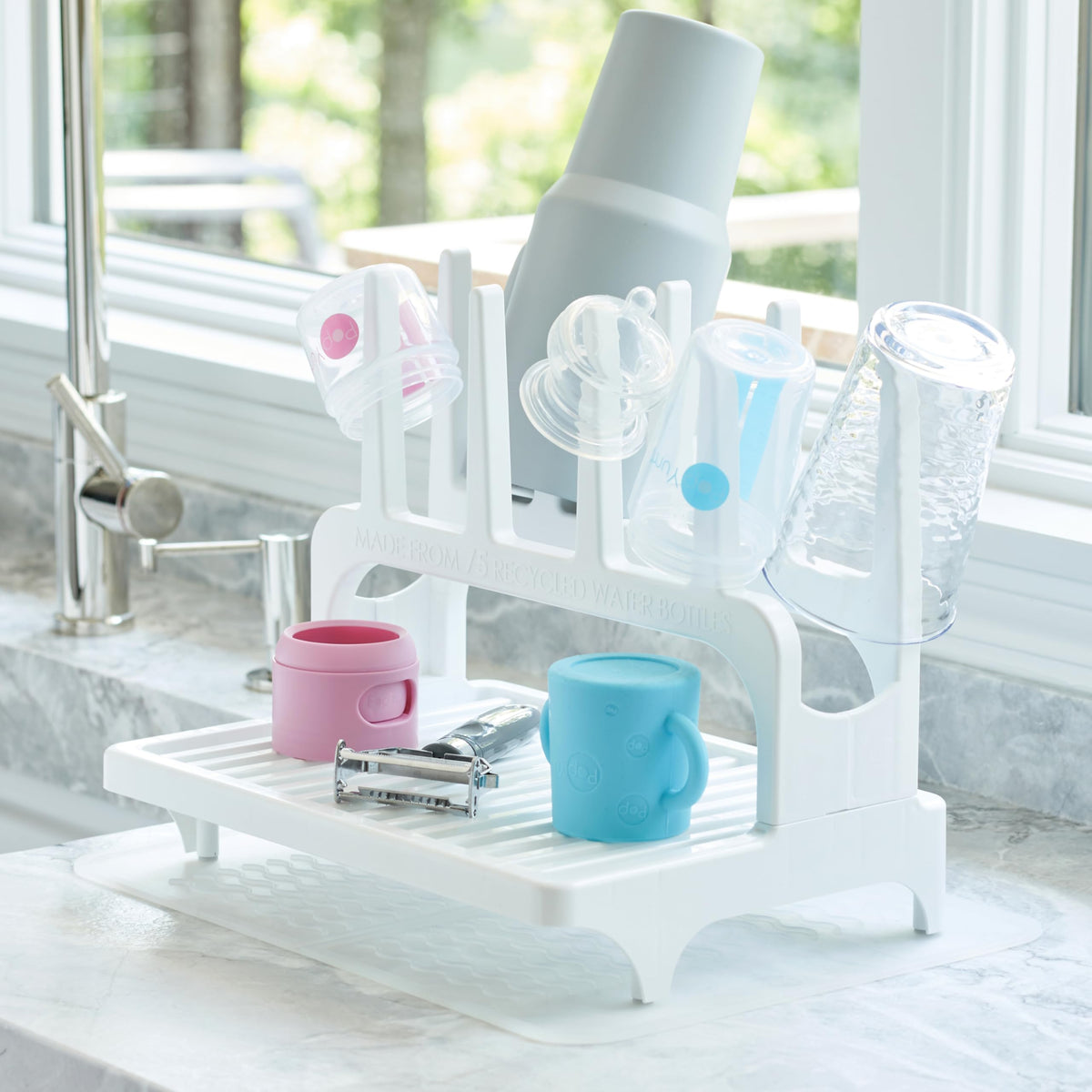 White Space Saving Drying Rack with Silicone Mat