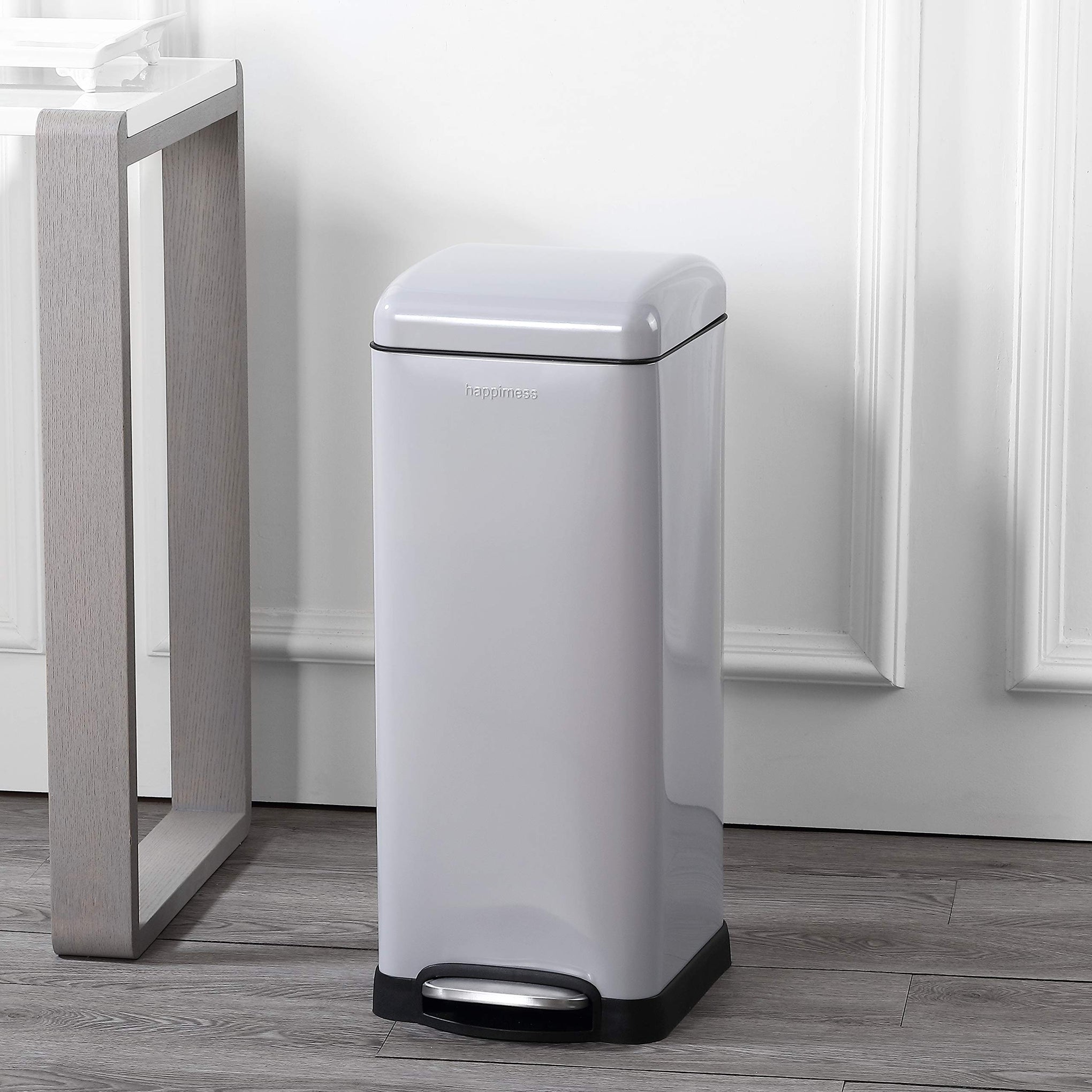 Betty 8 Gal Step Trash Can Soft