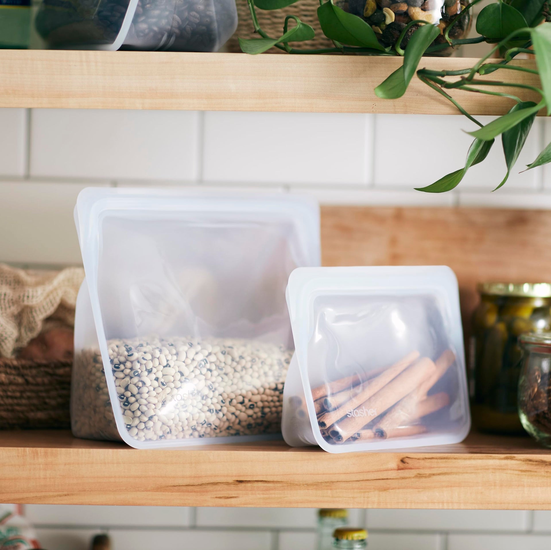 Premium Silicone Reusable Food Storage Stand