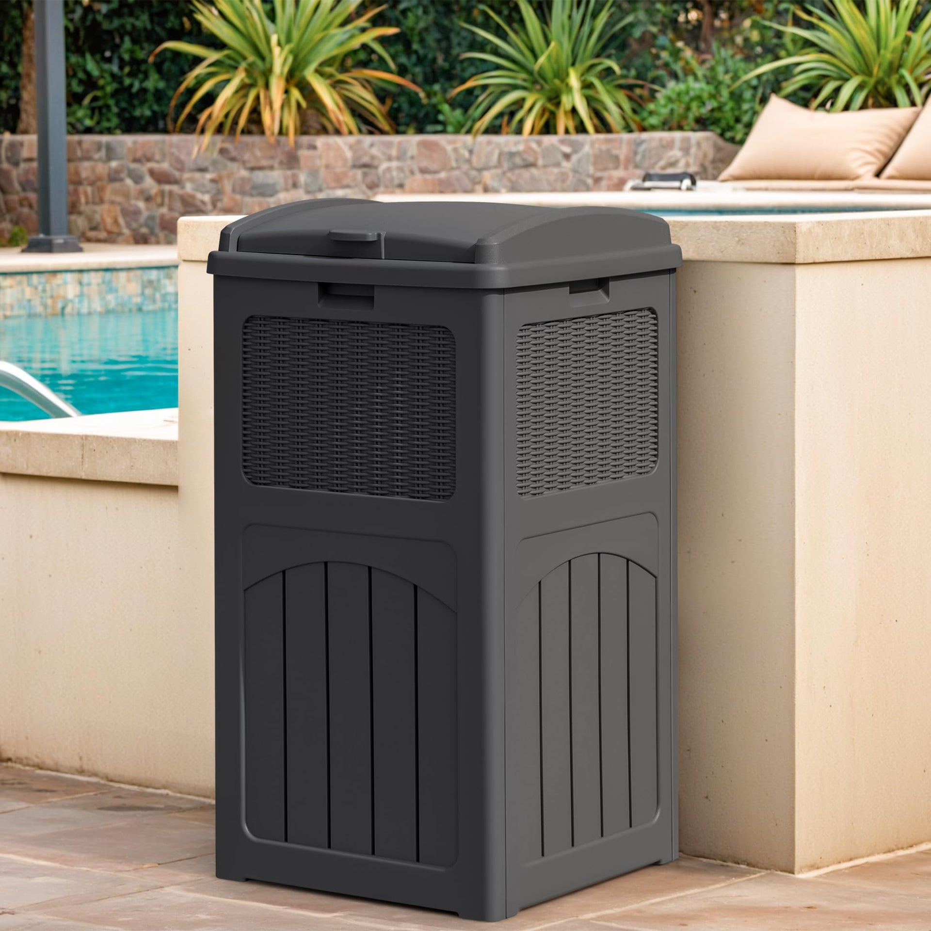 33 Gallon Outdoor Trash Can with Lid