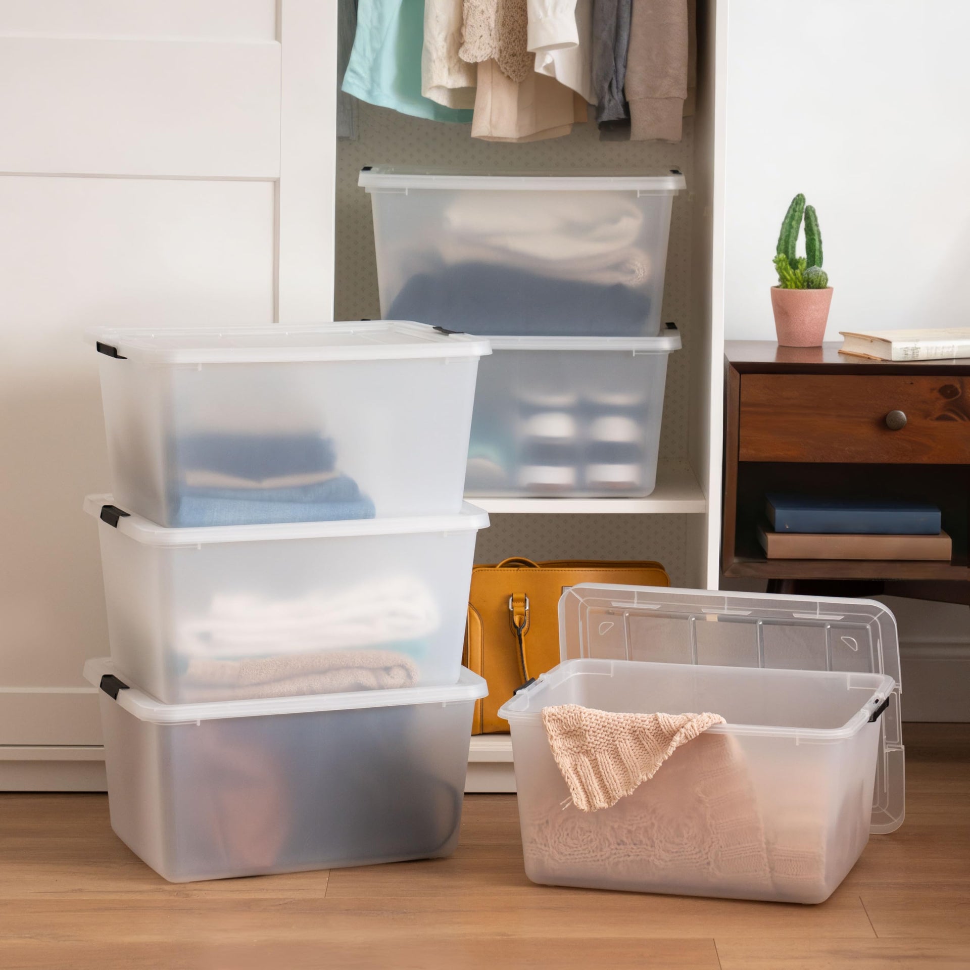 6 Pack 32.5 Quart Clip Box with Latching Lid (6 Count)