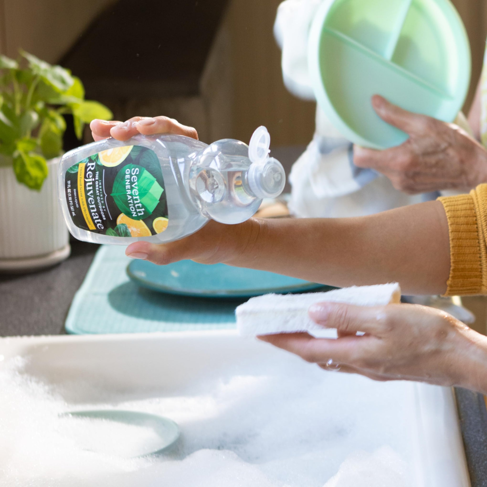 Hand Dish Liquid Yuzu Basil Rejuvenating 19 fl oz (19 Fl Oz)