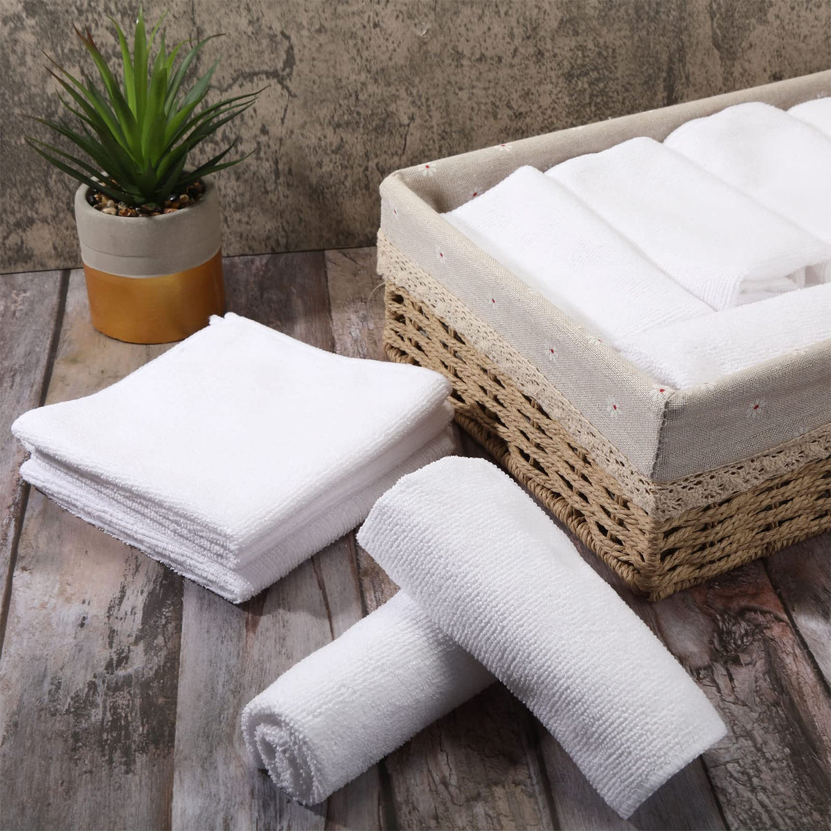 200 Microfiber Cleaning Cloths