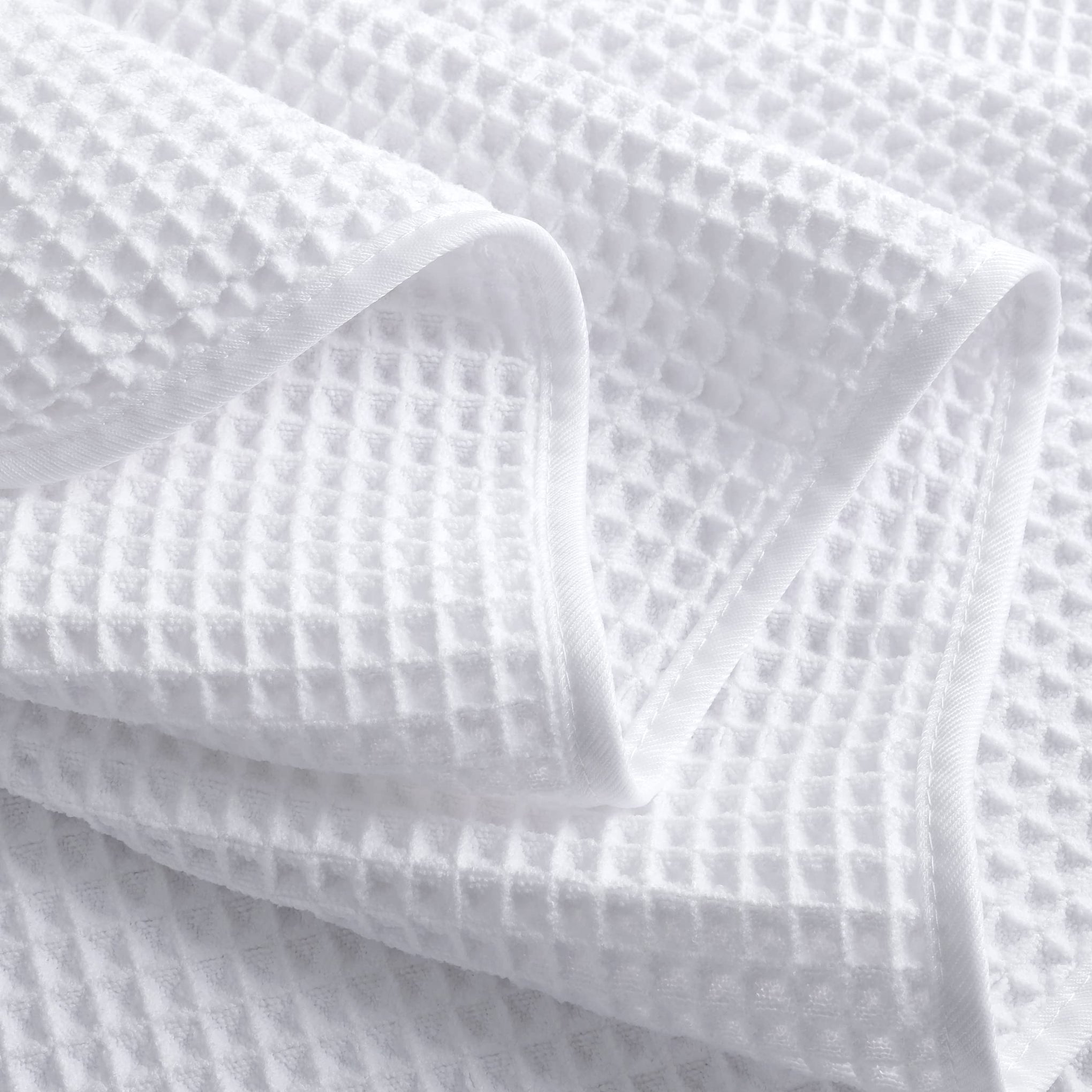 430 GSM Poly Blend Microfiber Quick Dry Waffle Bath Towel (4 Count)