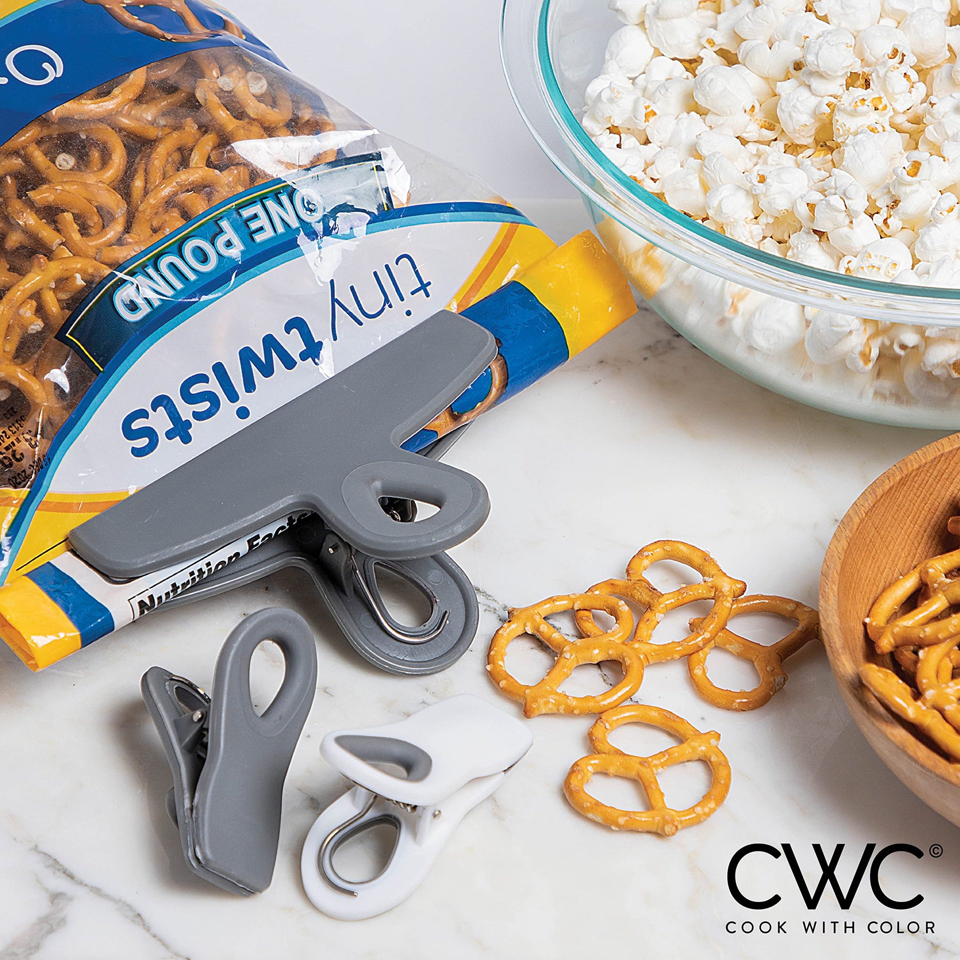 Bag Clips Heavy Duty Chip Clip and Refrigerator Magnet Clips for Food Storage with Air Tight Seal Grip (8 Count)
