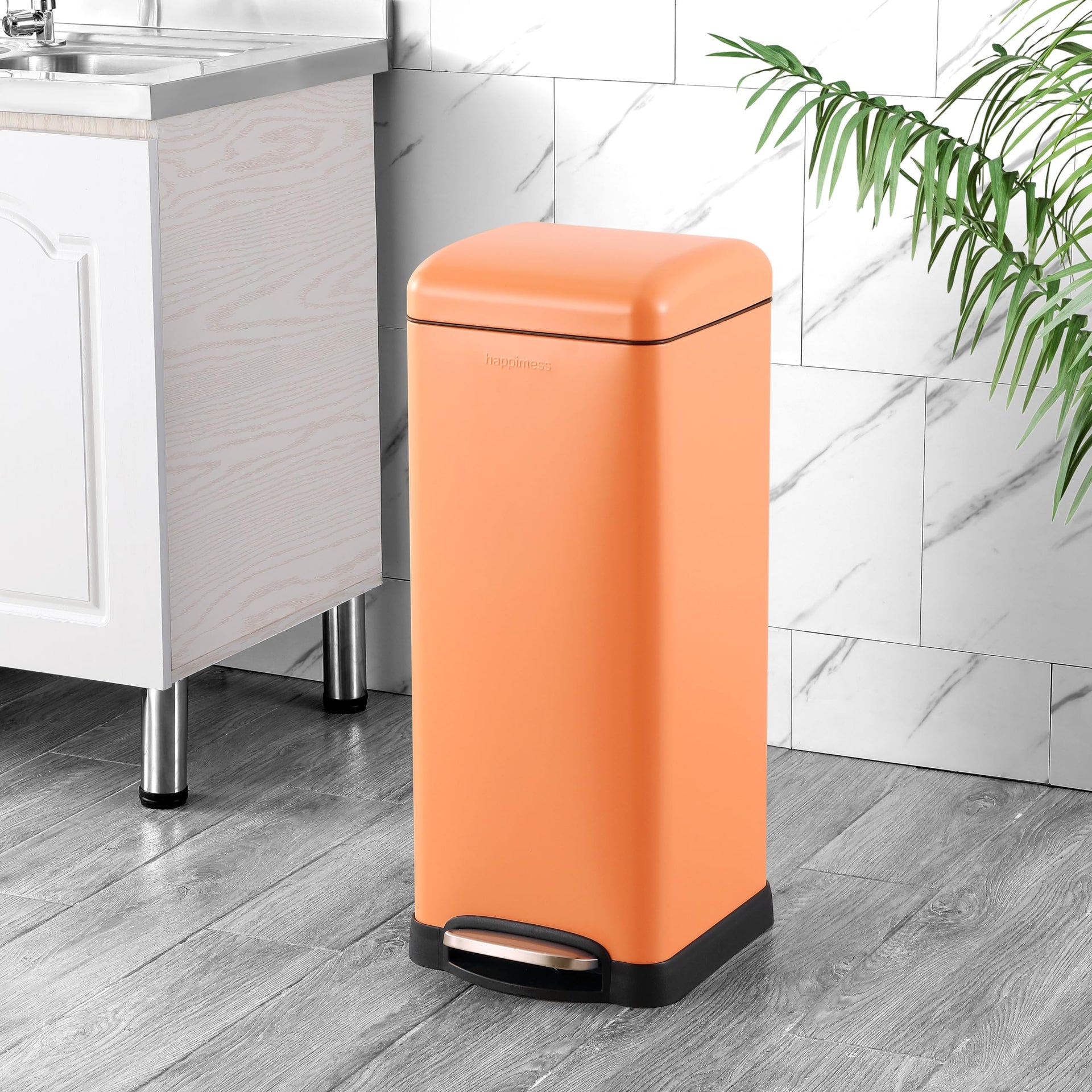 Betty 8 Gal Step Trash Can Soft