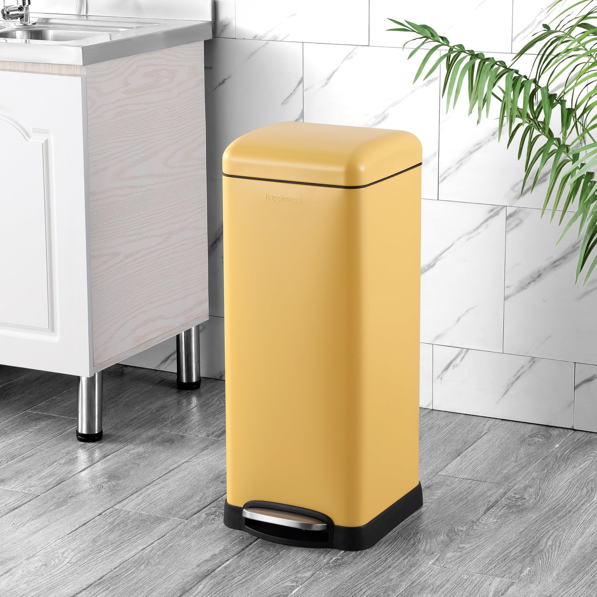 Betty 8 Gal Step Trash Can Soft