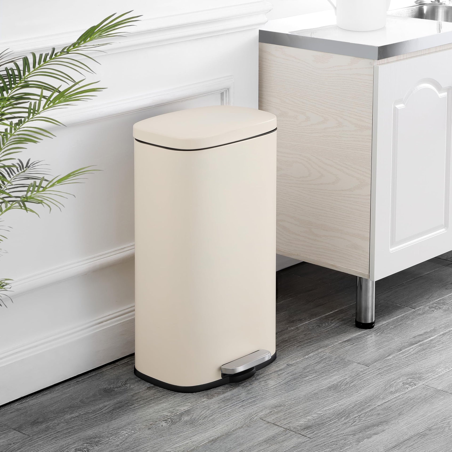 Curtis 8 Gal Step Trash Can Soft Close 25"