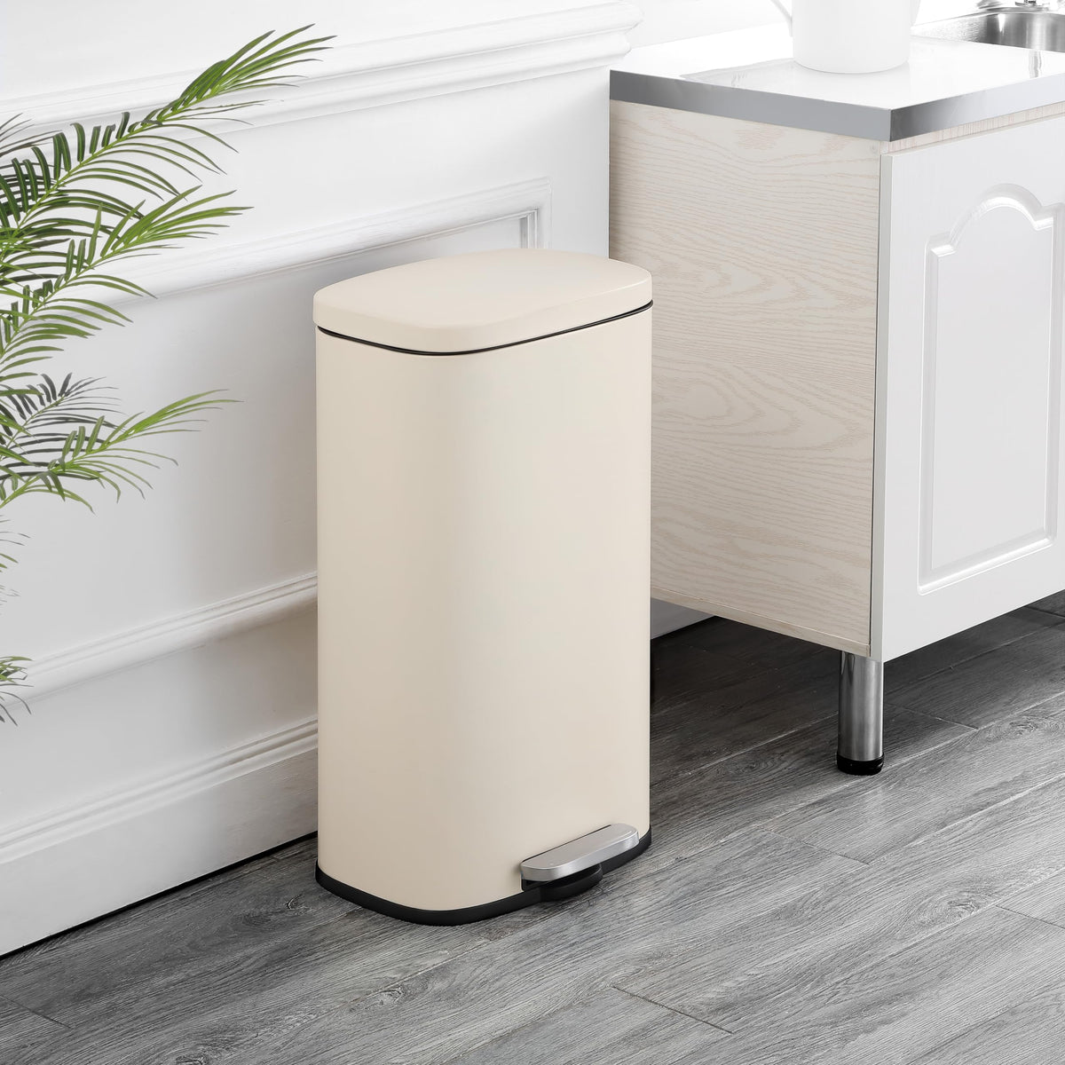 Curtis 8 Gal Step Trash Can Soft Close 25"