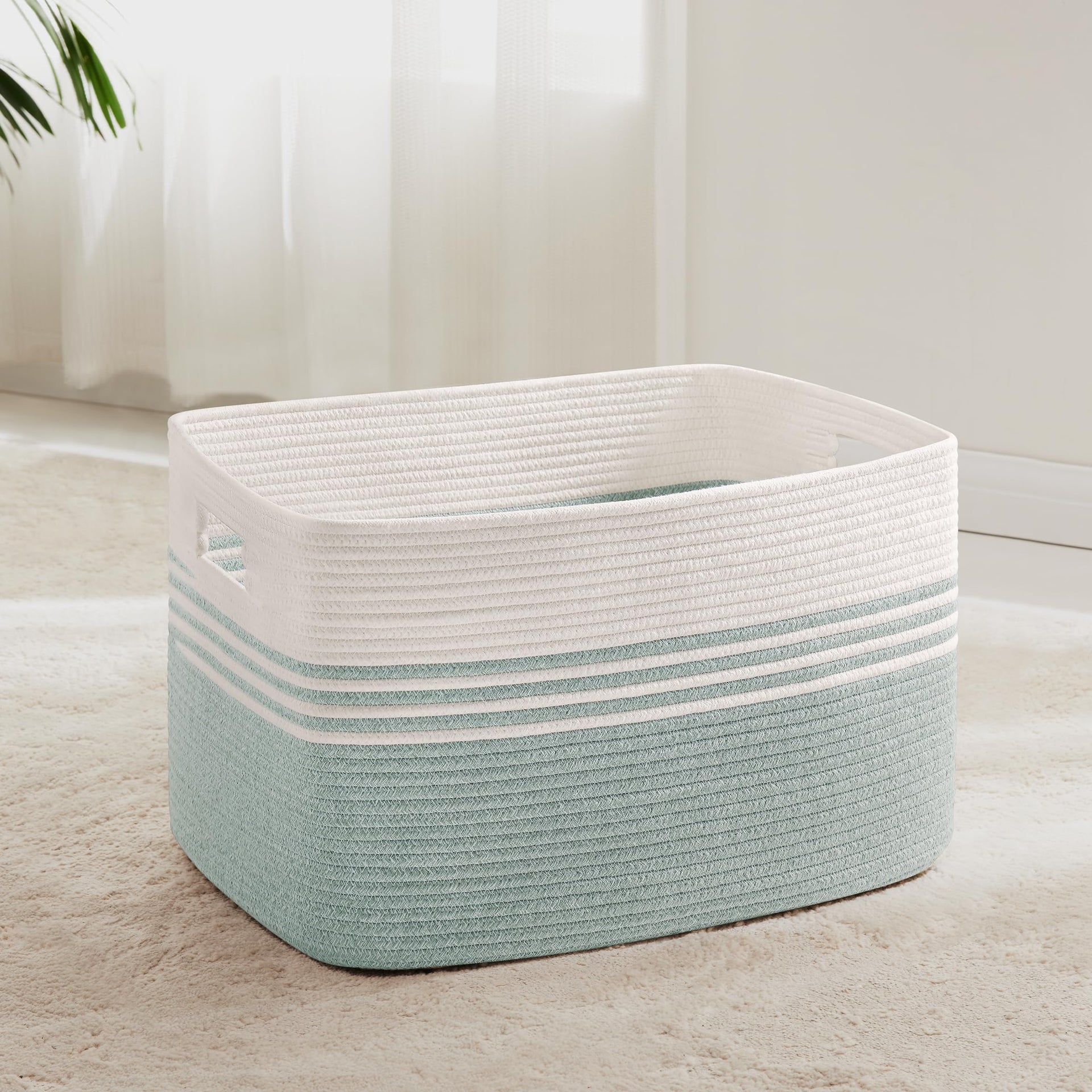 60L Woven Laundry Basket Hamper with Handles