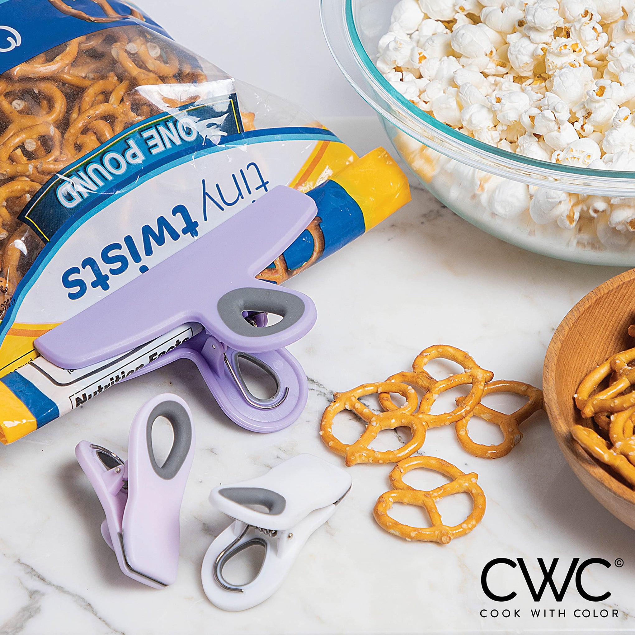 Bag Clips Heavy Duty Chip Clip and Refrigerator Magnet Clips for Food Storage with Air Tight Seal Grip (8 Count)
