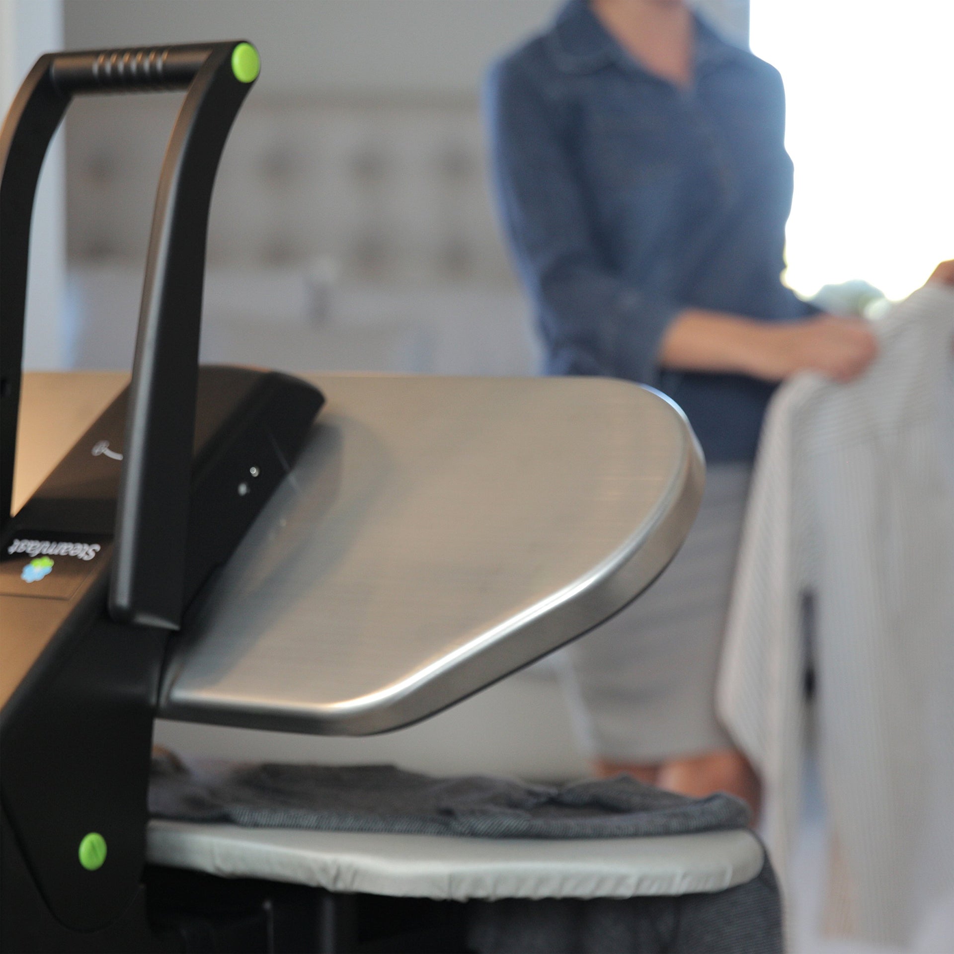 SF 680 Digital Steam Press with Multiple Fabric Settings and Steam Burst Function