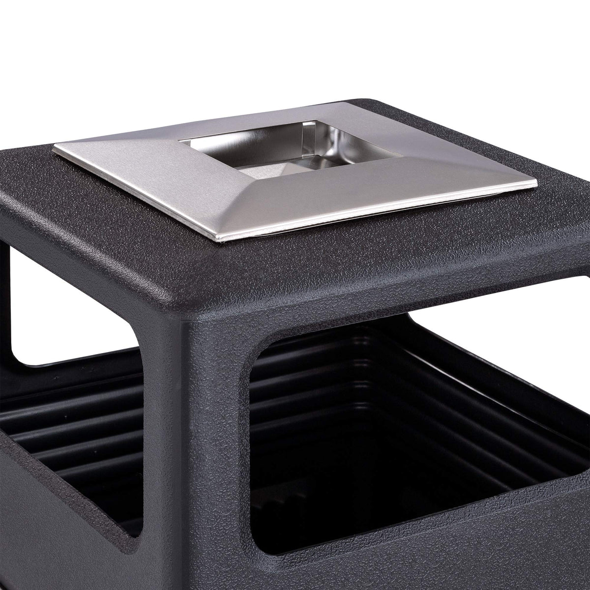 Canmeleon Trash Can