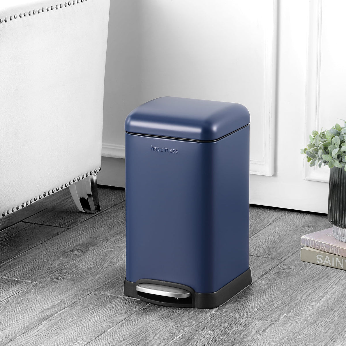 Betty Retro Mini 3.2 Gal Step Trash Can