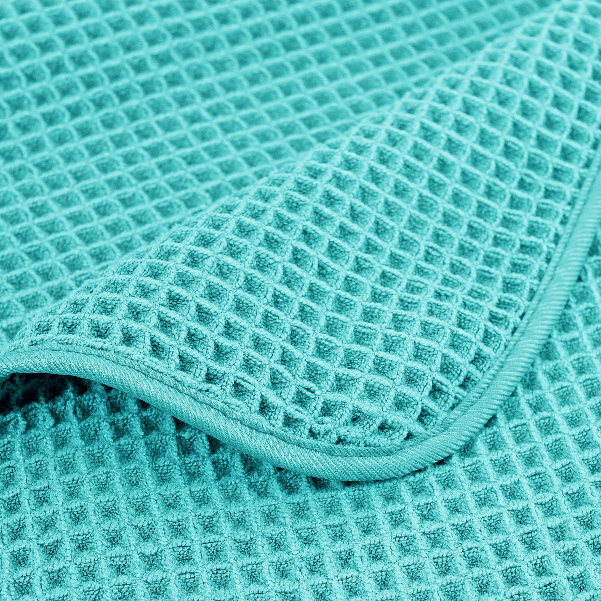 430 GSM Poly Blend Microfiber Quick Dry Waffle Bath Towel (4 Count)