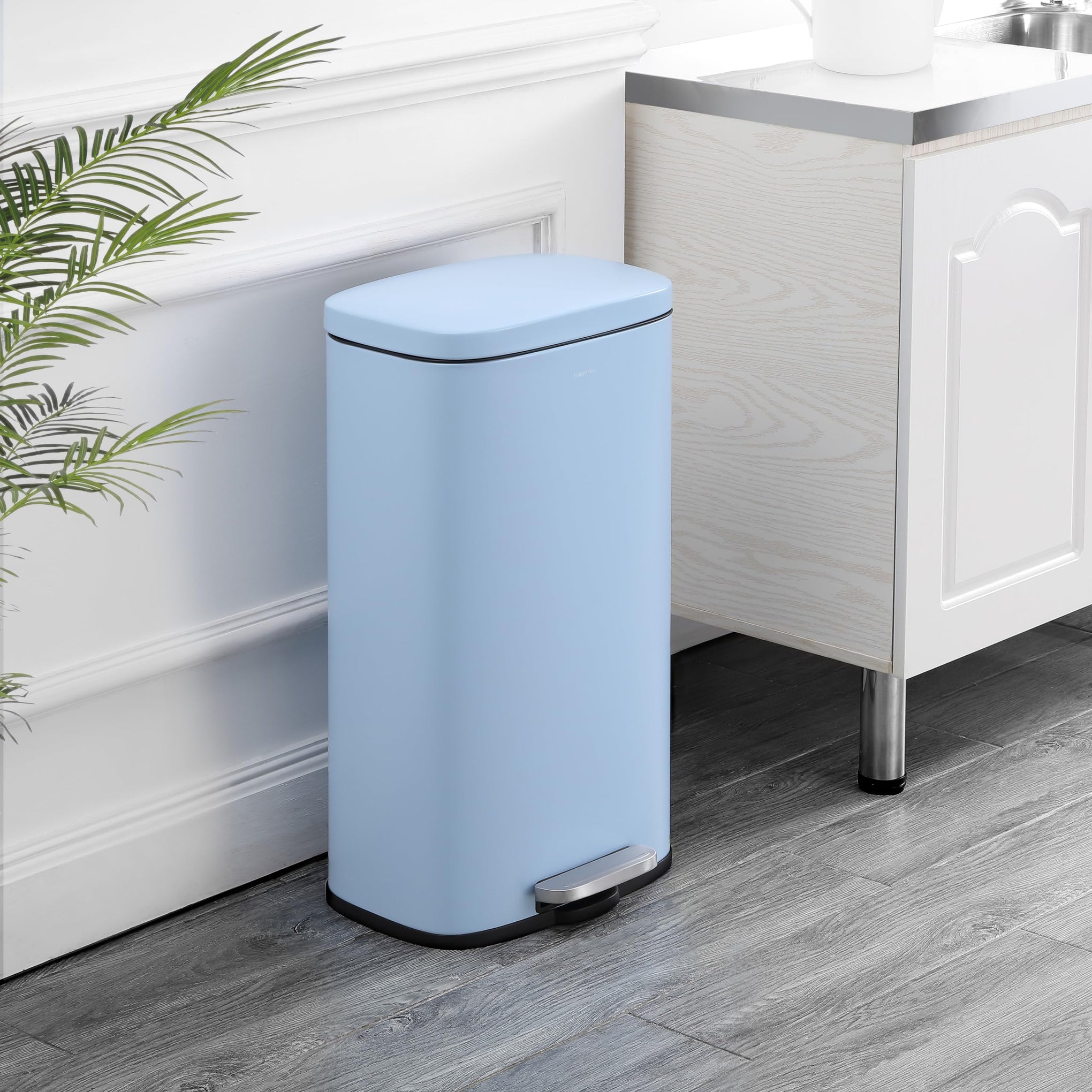 Curtis 8 Gal Step Trash Can Soft Close 25"
