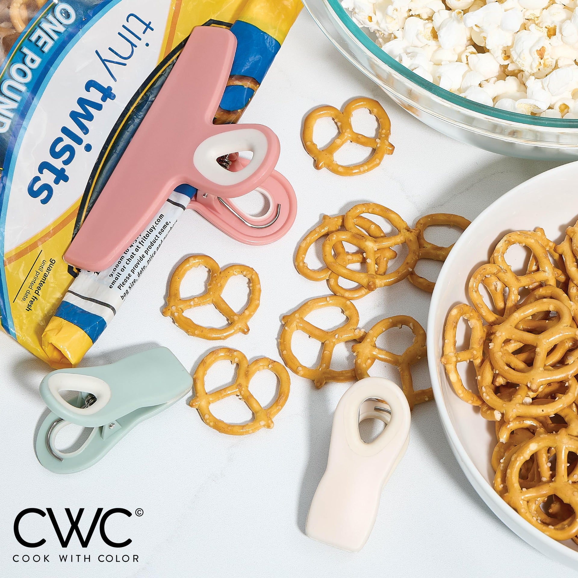 Bag Clips Heavy Duty Chip Clip and Refrigerator Magnet Clips for Food Storage with Air Tight Seal Grip (8 Count)