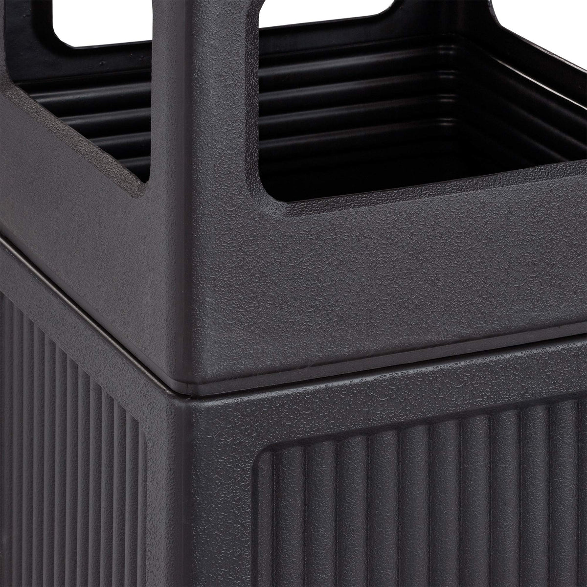 Canmeleon Trash Can
