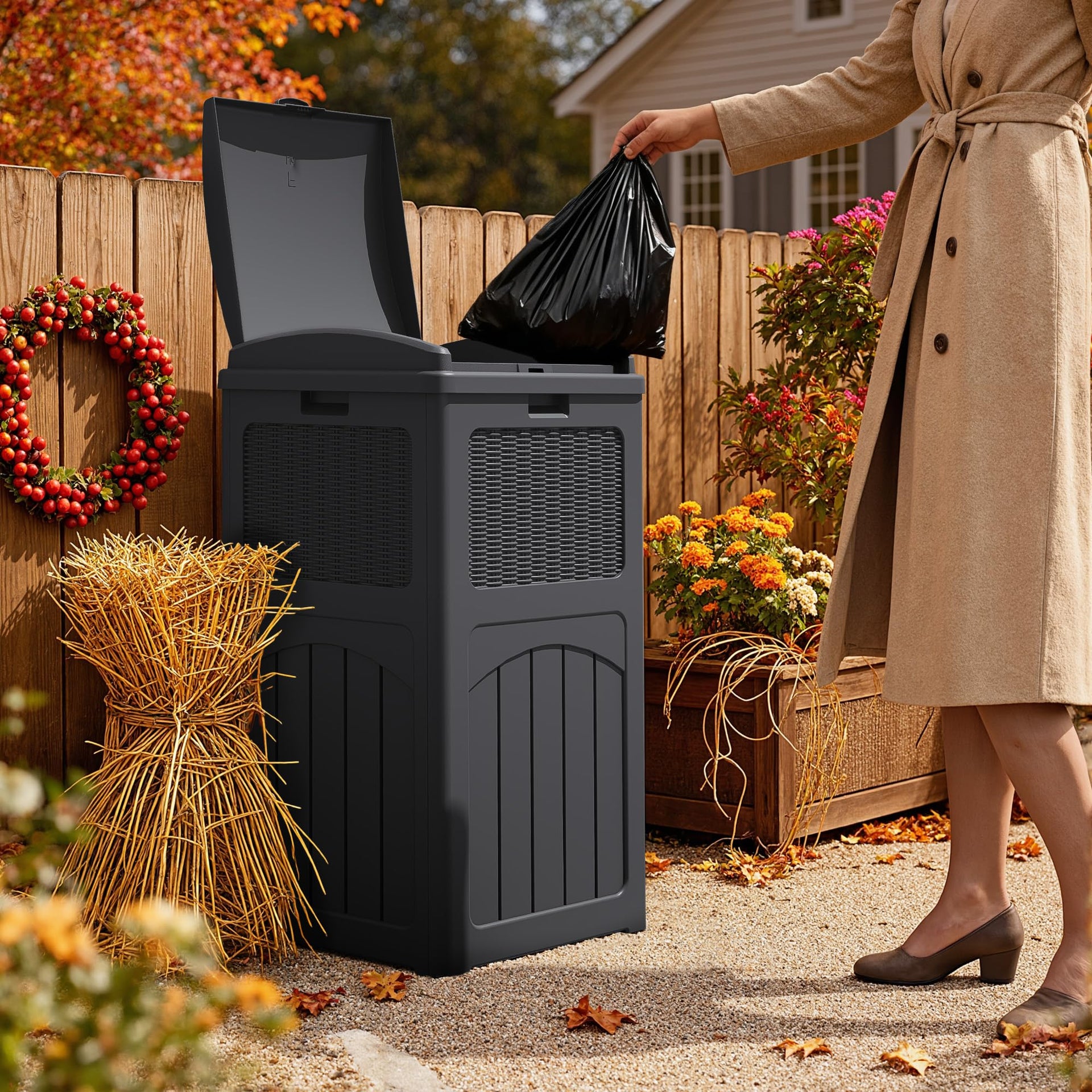 33 Gallon Resin Outdoor Trash Can with Lid