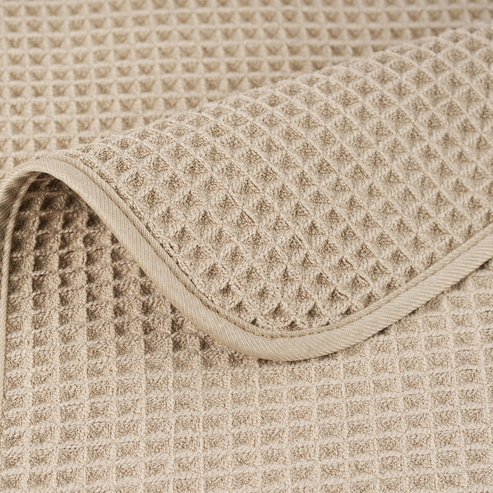430 GSM Poly Blend Microfiber Quick Dry Waffle Bath Towel (4 Count)