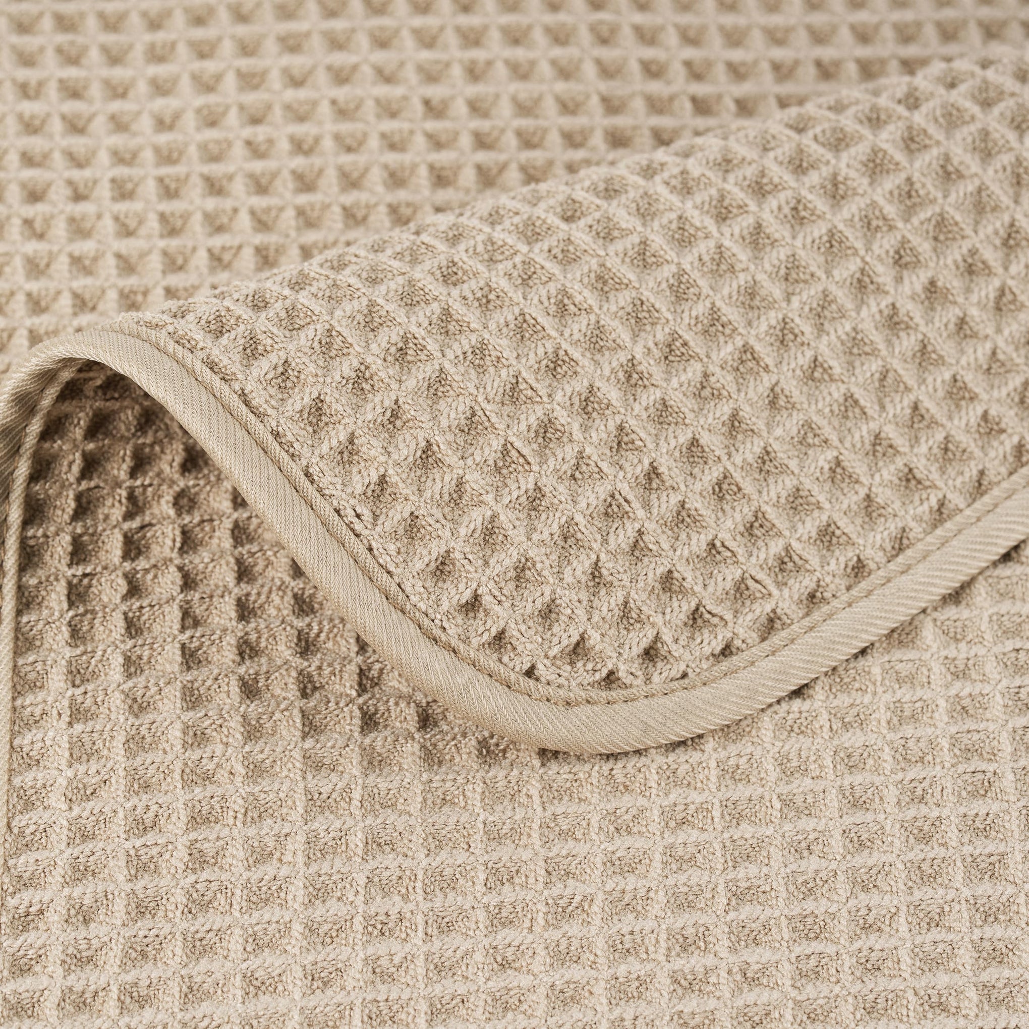 430 GSM Poly Blend Microfiber Quick Dry Waffle Bath Towel (4 Count)