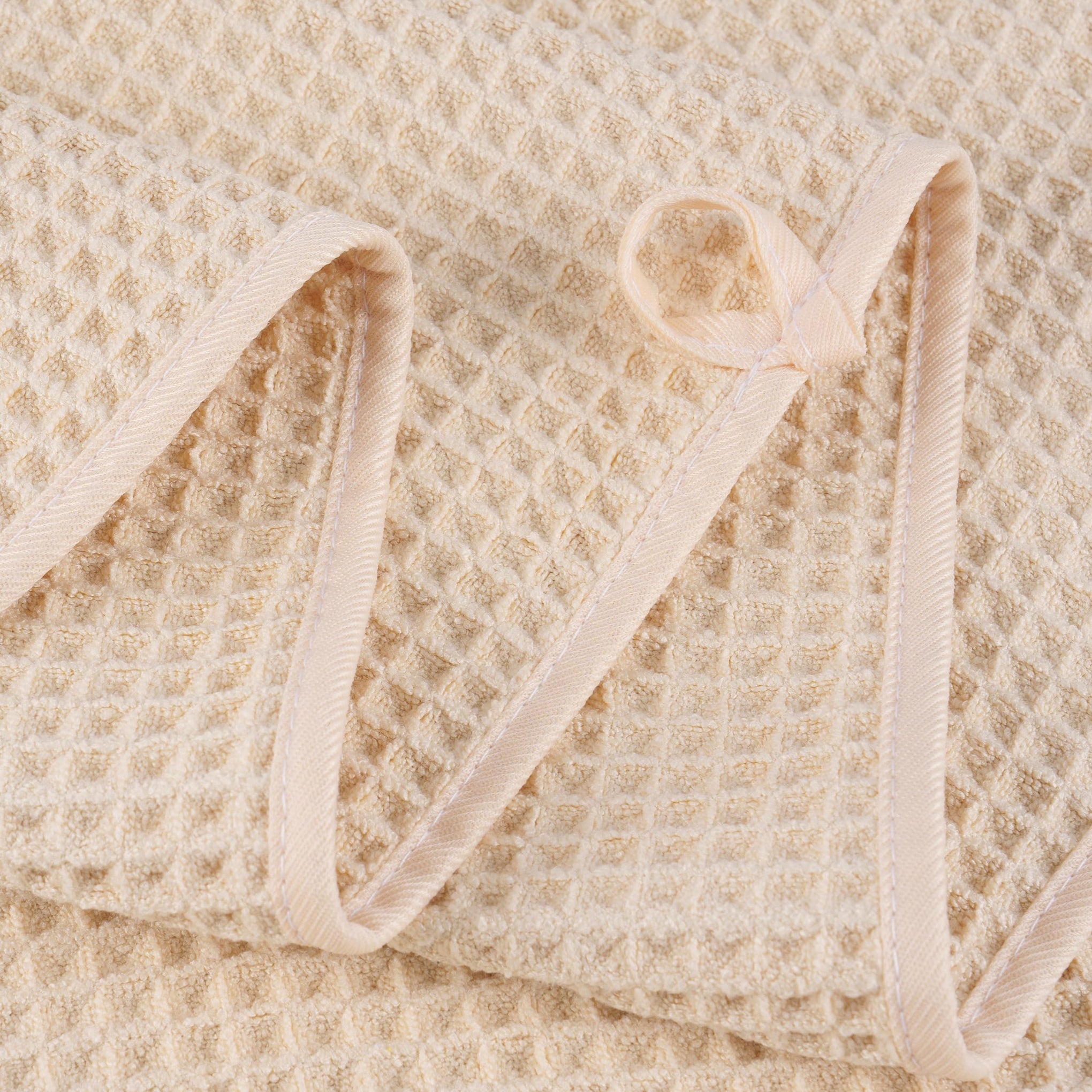 430 GSM Poly Blend Microfiber Quick Dry Waffle Bath Towel (4 Count)