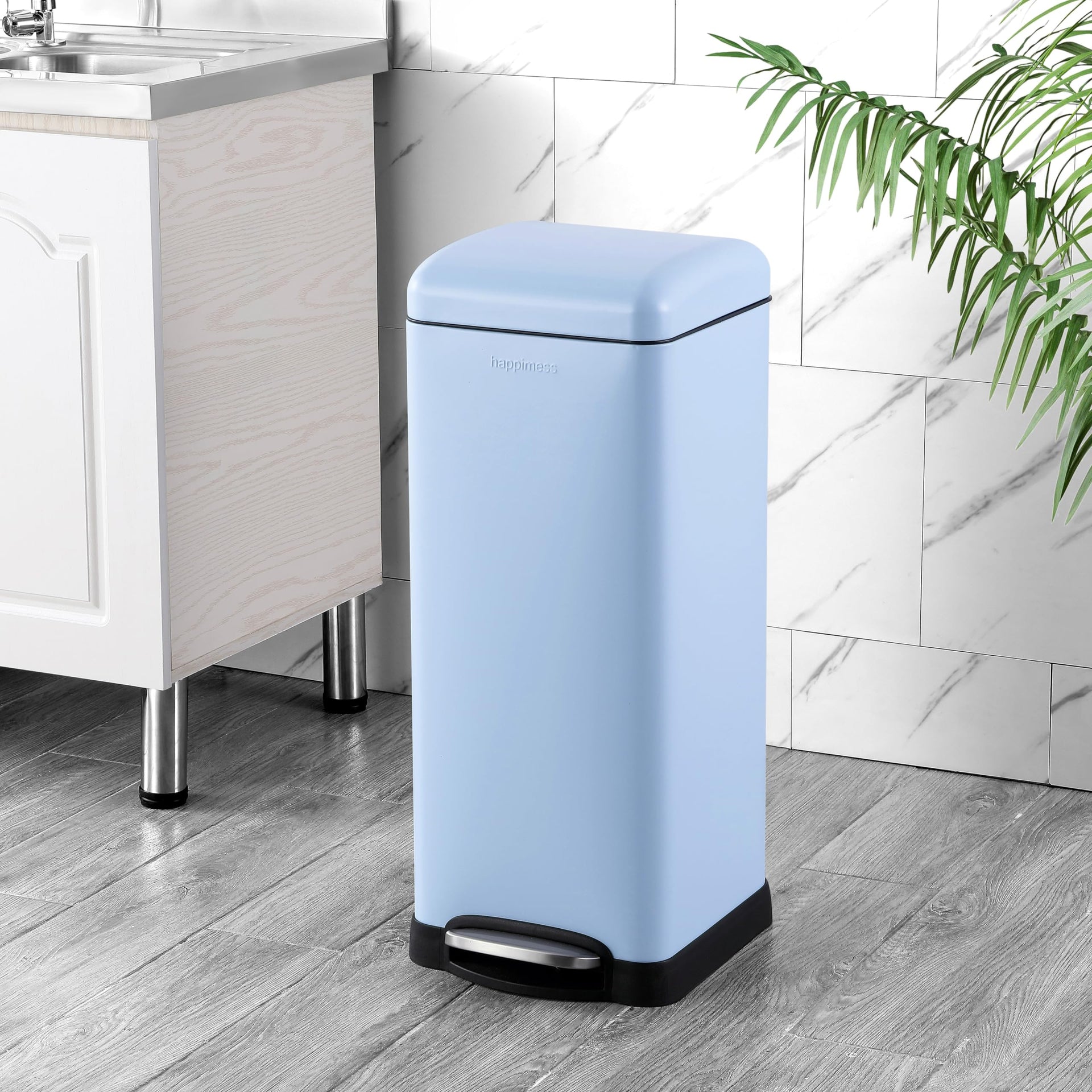 Betty 8 Gal Step Trash Can Soft