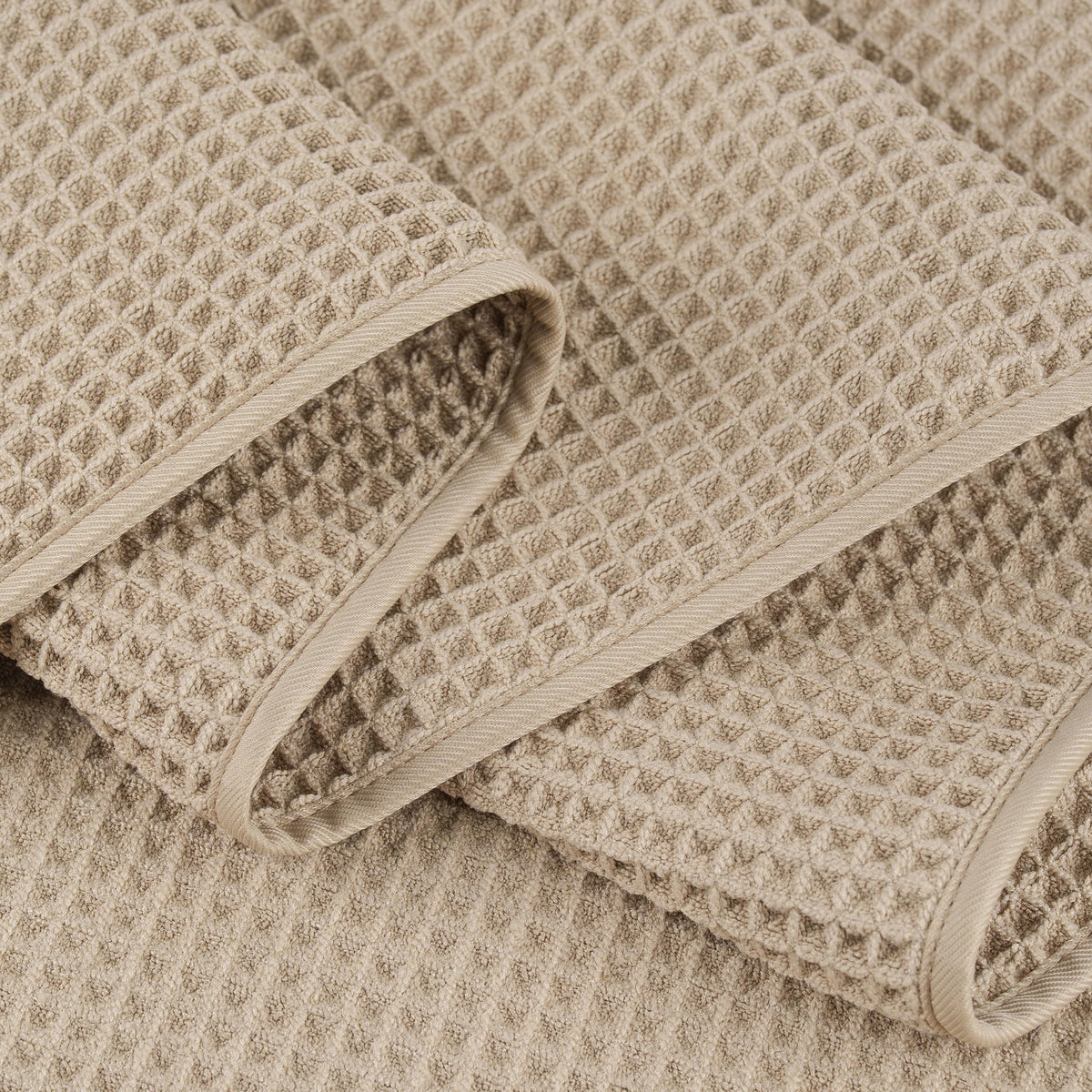 430 GSM Poly Blend Microfiber Quick Dry Waffle Bath Towel (4 Count)